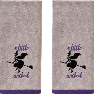 SKL Home de Saturday Knight Ltd. – Juego de toallas de mano Little Wicked, color gris, paquete de 2 SKL Home de Saturday Knight Ltd. – Juego de toallas de mano Little Wicked, color gris, paquete de 2