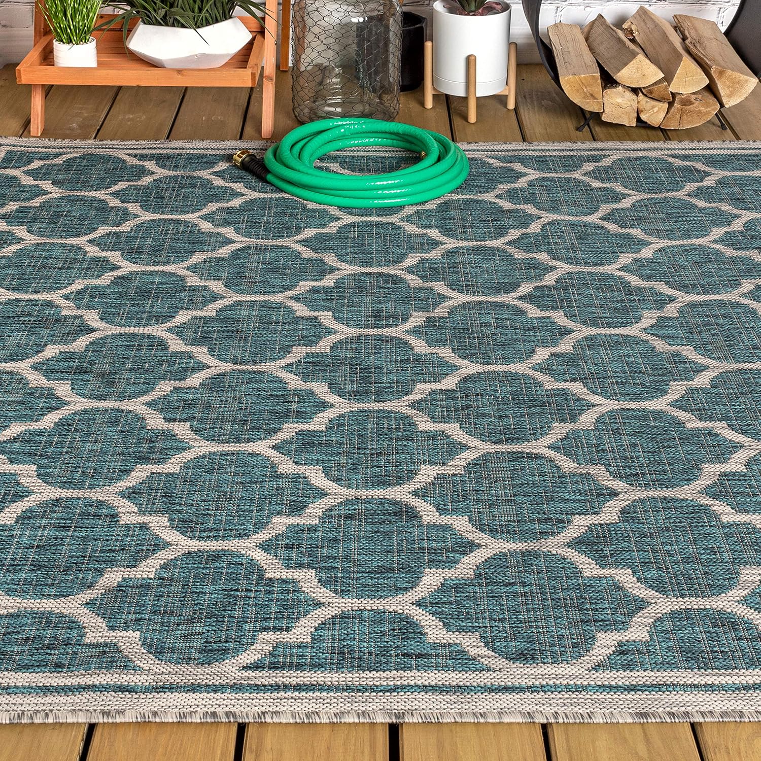 Alfombra tejida con textura y patrón enrejado en S marroquí en forma de trébol JONATHAN Y, para interioresexteriores, turquesagris, 5 x 8 pies