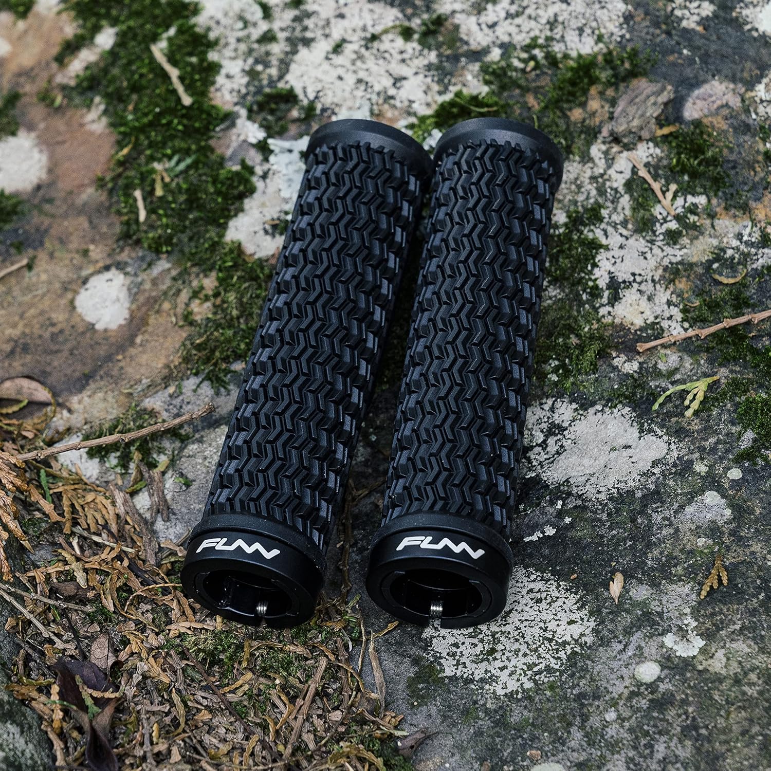 Funn Holeshot – Empuñaduras de bicicleta de montaña con abrazadera de bloqueo único, empuñaduras ligeras y ergonómicas para bicicleta con diámetro