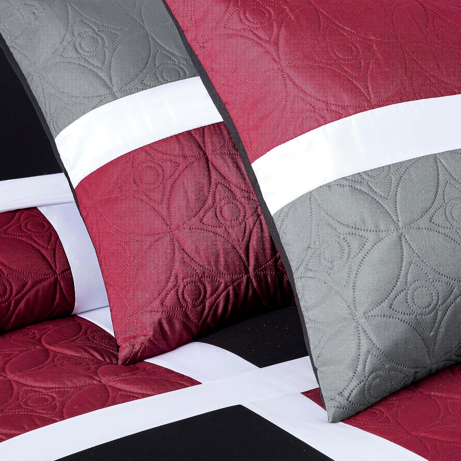 Chezmoi Collection Bernard – Juego de edredón de 7 piezas tamaño King en una bolsa con sábanas, edredón ligero, color rojo, gris, negro, medallón