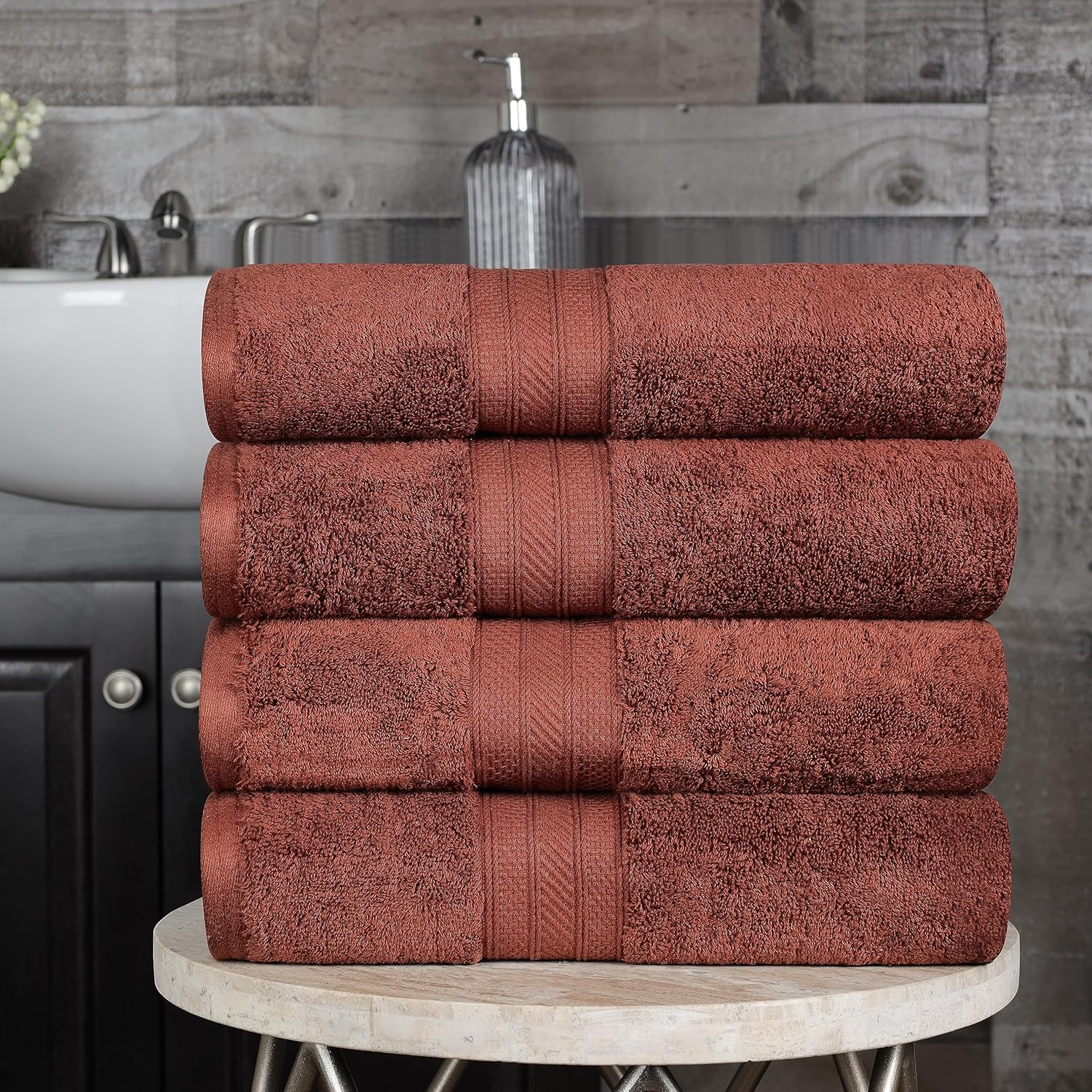 Superior Juego de 4 toallas de baño de 100% algodón peinado de fibra larga de 27.64 ozm, altamente absorbentes, para baño, ducha, cocina, súper