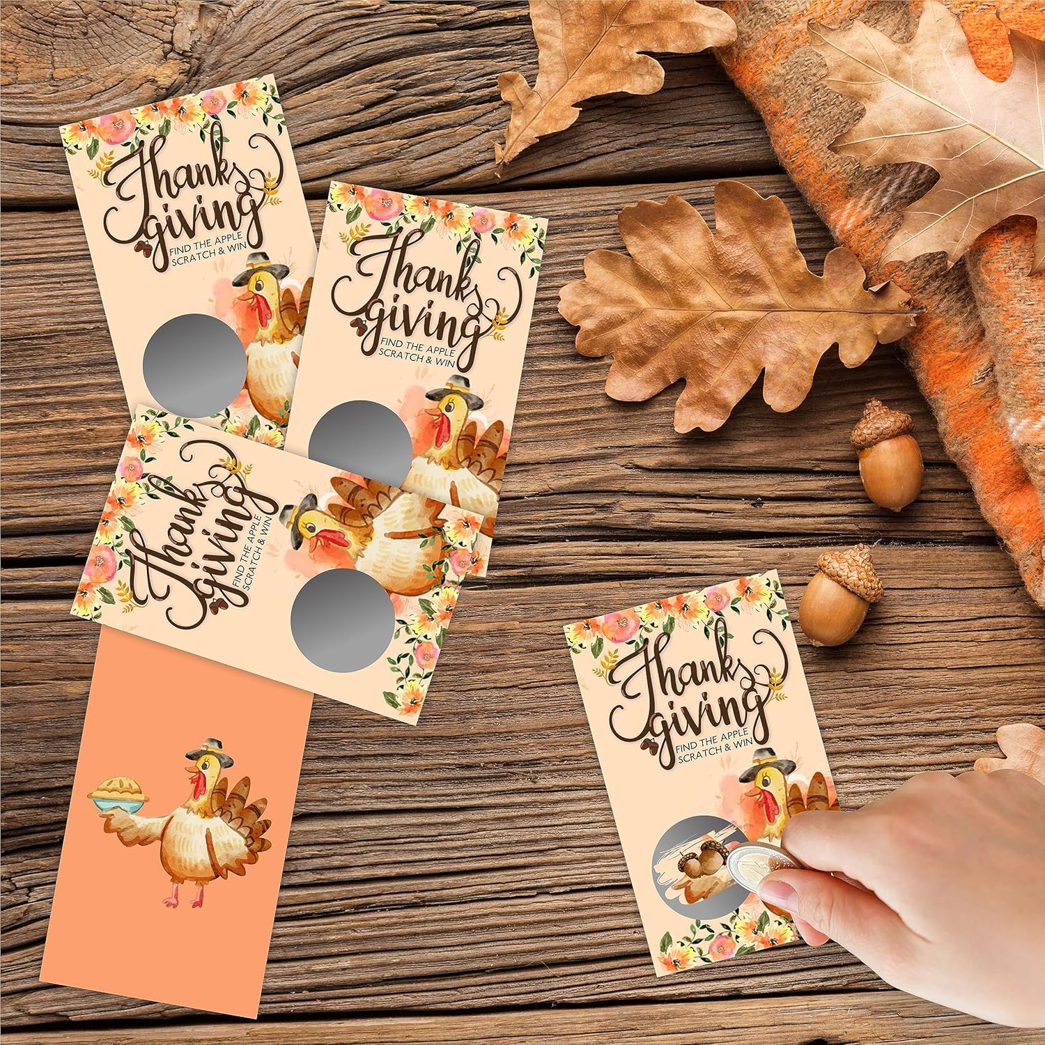 40 tarjetas de juego para rascar de Acción de Gracias  Encuentra la manzana, tarjetas de juego para ganar con calcomanía, acuarela de pavo,