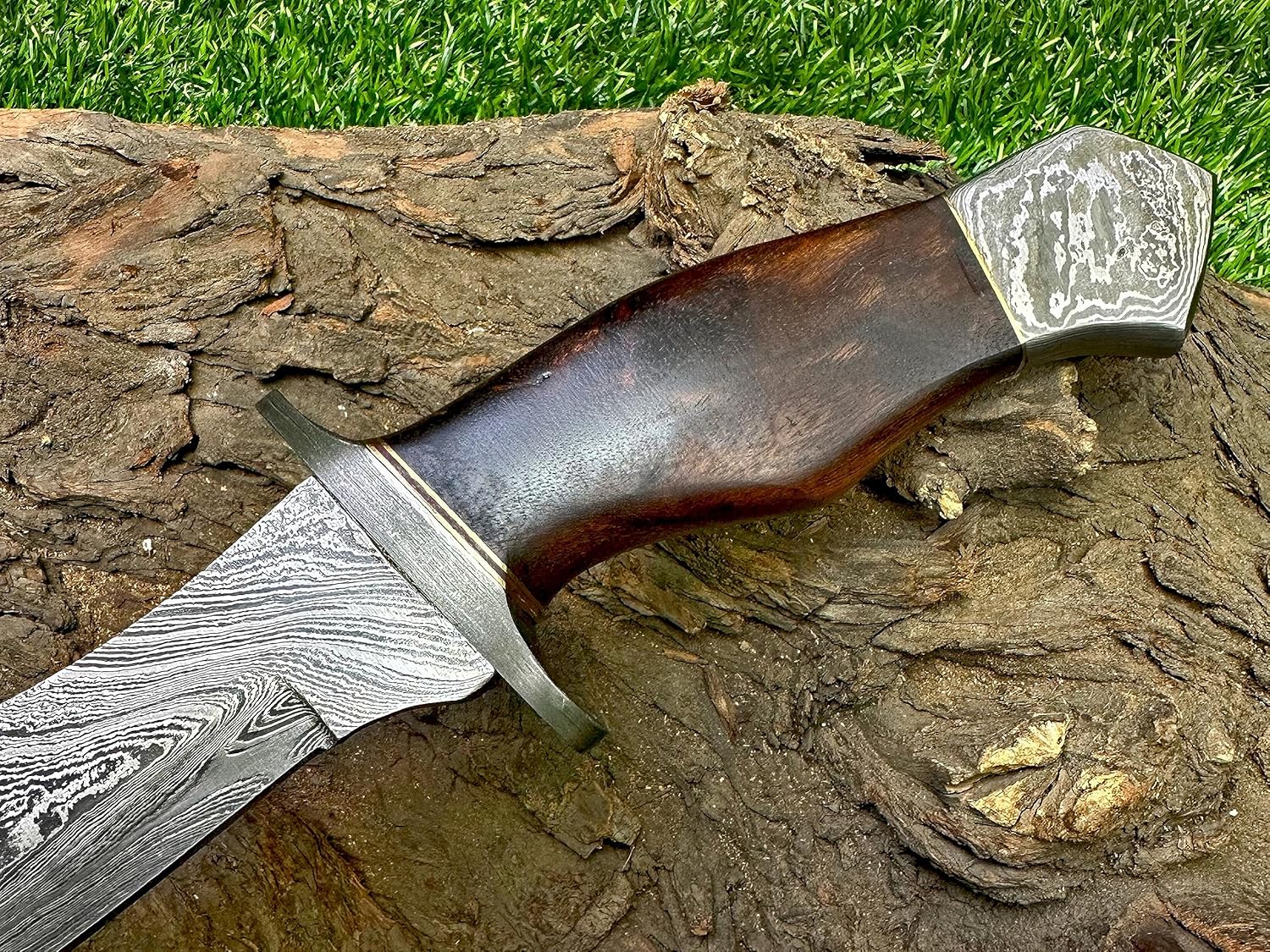 Cuchillo Bowie hecho a mano de acero de Damasco de 13 pulgadas, mango sólido de agarre perfecto