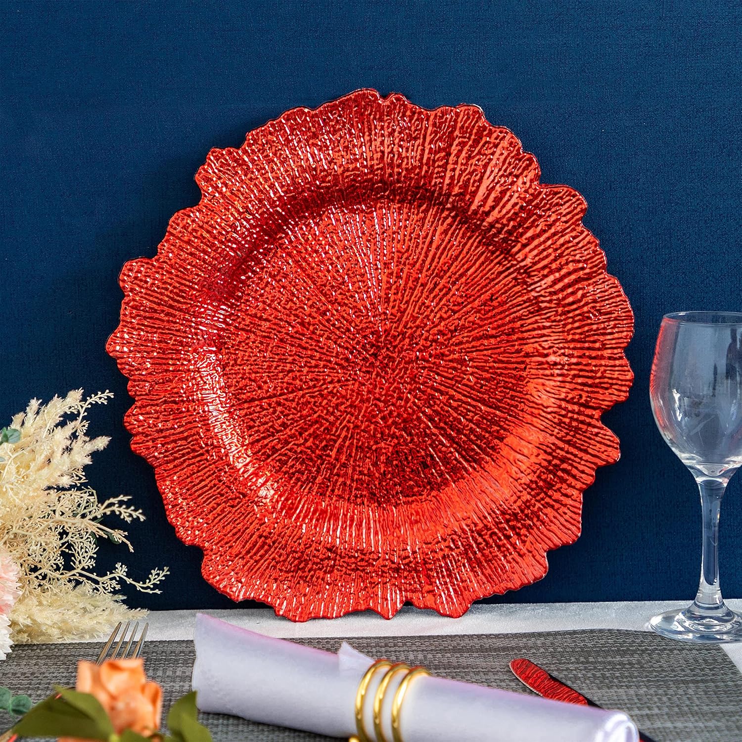 Juego de 6 platos rojos redondos de 13 pulgadas, cargadores de arrecife de plástico para platos de cena, suministros de boda para todas las