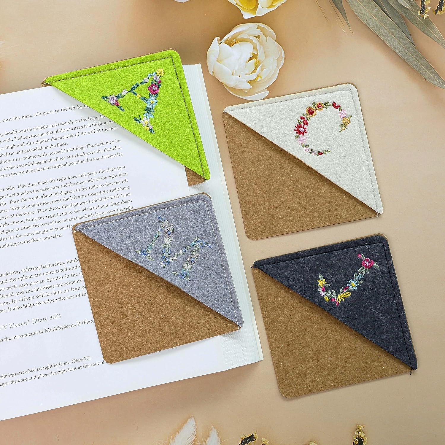 Marcapáginas de esquina bordado a mano personalizado con embalaje de sobre para libros para mujeres, marcador de libro único y lindo para amantes de