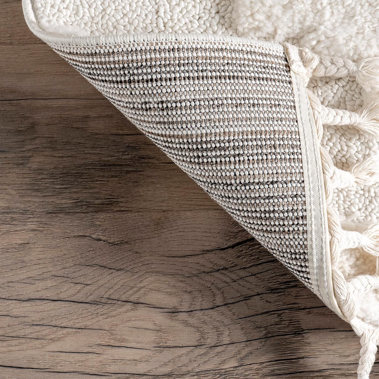 nuLOOM Tinsley – Alfombra geométrica alta y baja con borlas, 4 x 6, color beige