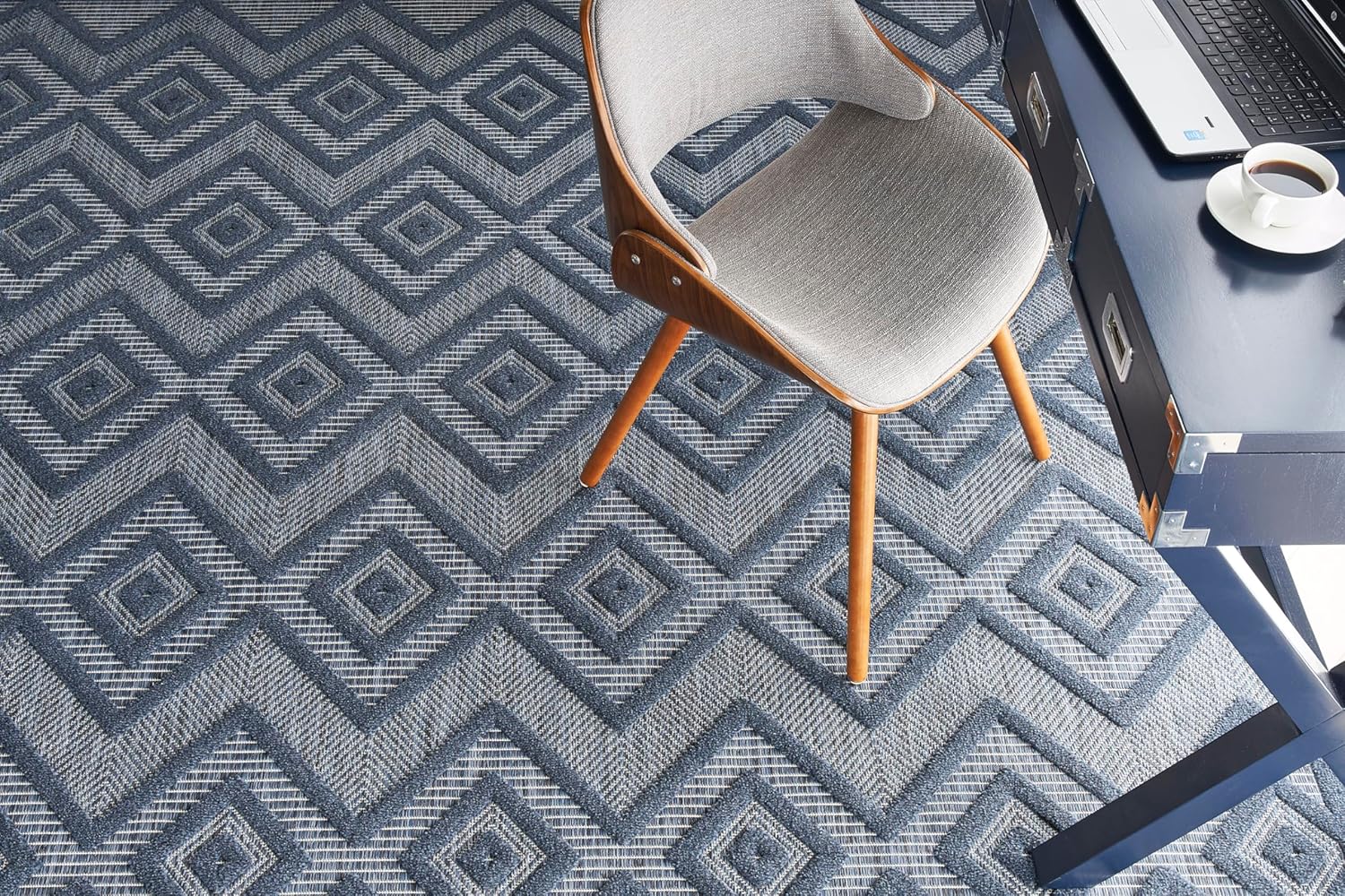 Nourison Alfombra versátil para interiores y exteriores, color azul marino, de 5 x 7 pies, fácil de limpiar, no se desprende, para dormitorio, sala