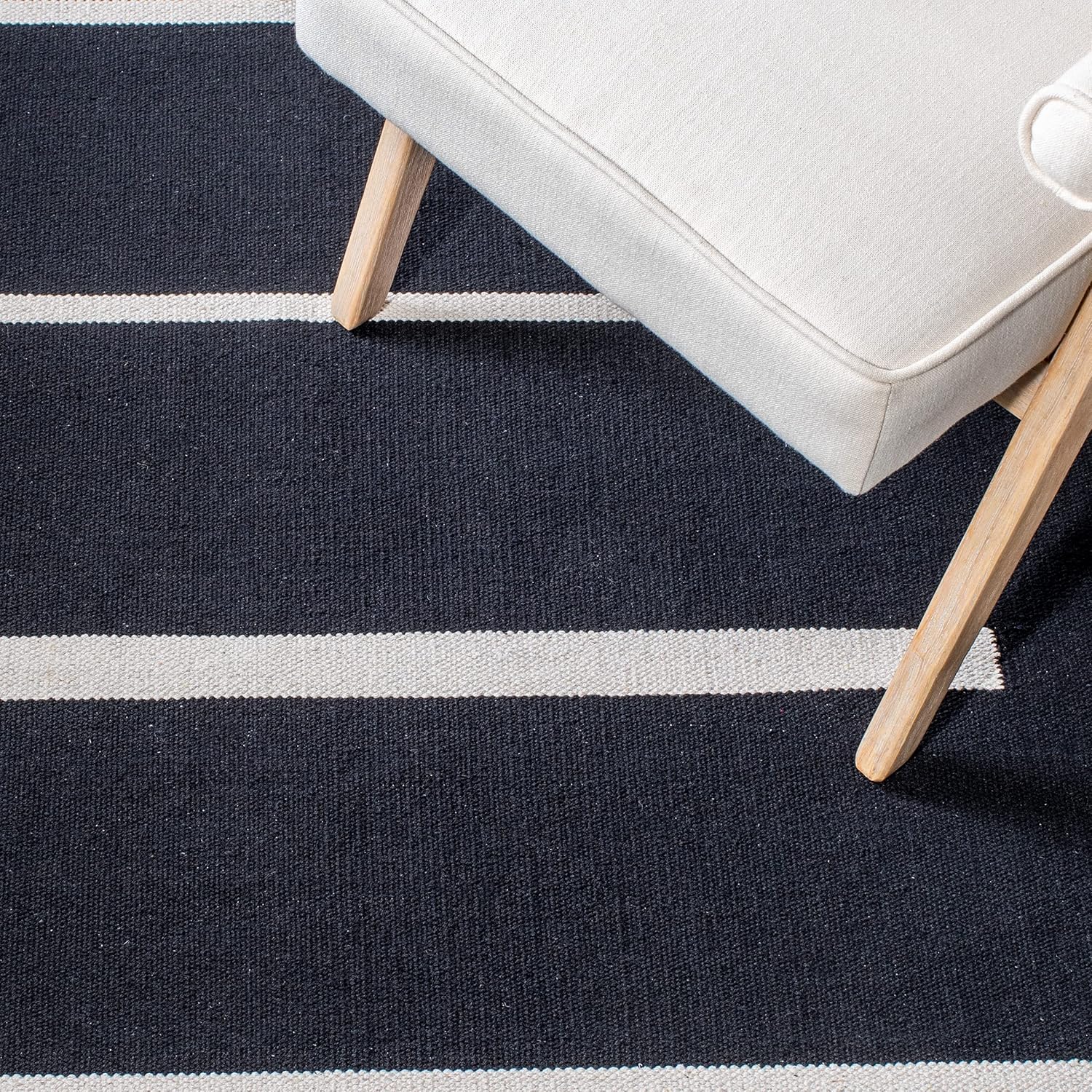 SAFAVIEH Montauk Collection – Alfombra de área de 9 x 12 pies, color negro y marfil, tejido plano bohemio hecho a mano de algodón a rayas modernas,