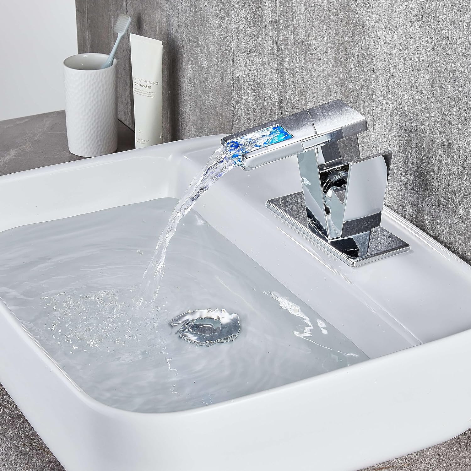 Grifo de lavabo de baño con luz LED para 1 agujero, cascada cromada, de una sola manija, grifos de tocador para lavabos con drenaje desplegable de
