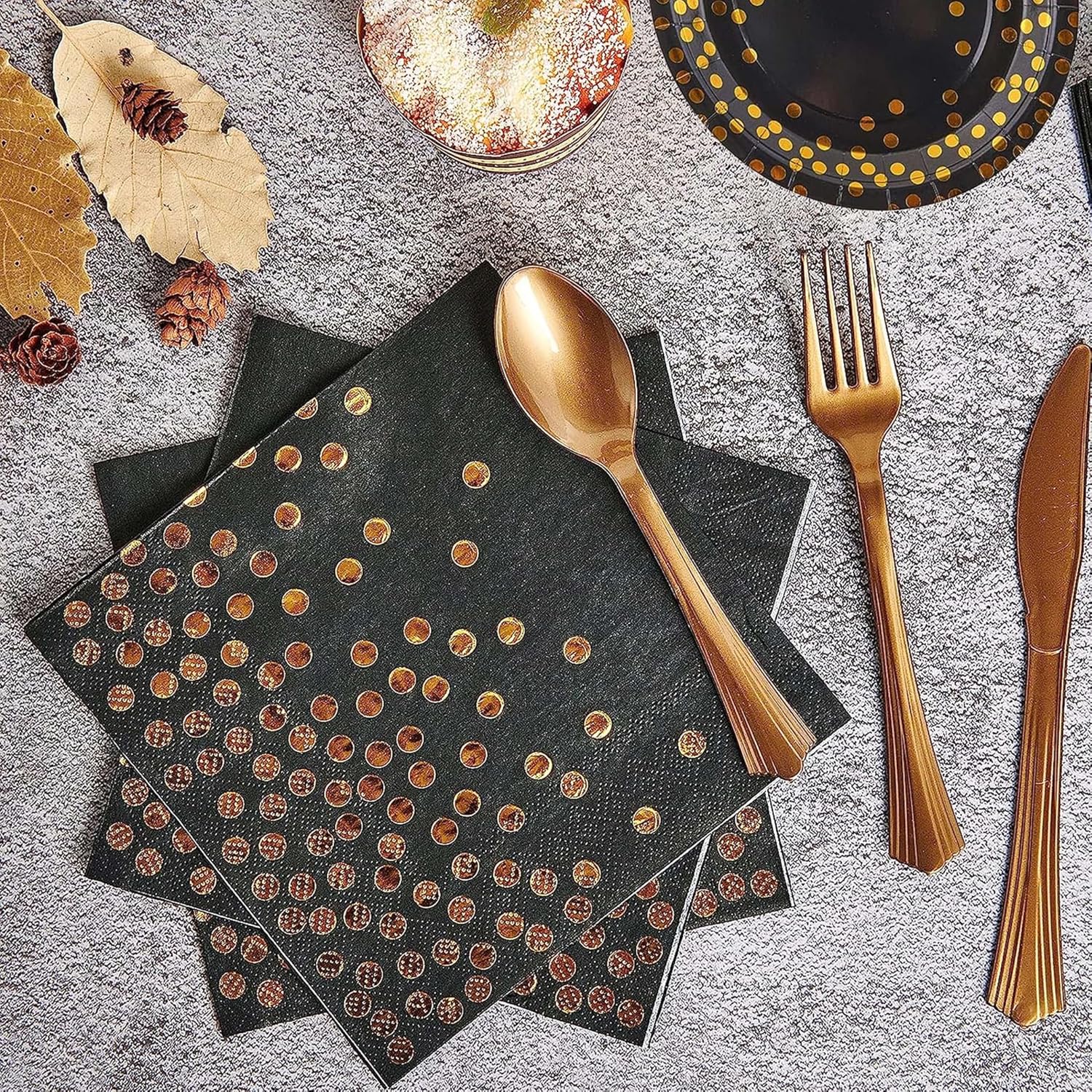 Choha 180 piezas de suministros de fiesta negros y dorados, sirve para 30 invitados desechables para fiestas, platos de papel negro, servilletas,