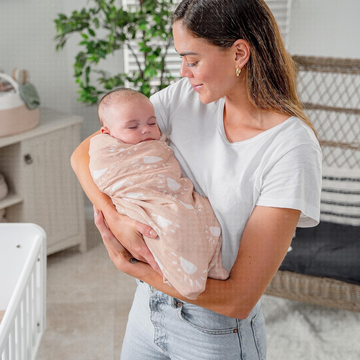 Comfy Cubs Manta de muselina neutra para envolver para niños y niñas, artículos esenciales para bebés, registro y regalo (sol rubor)