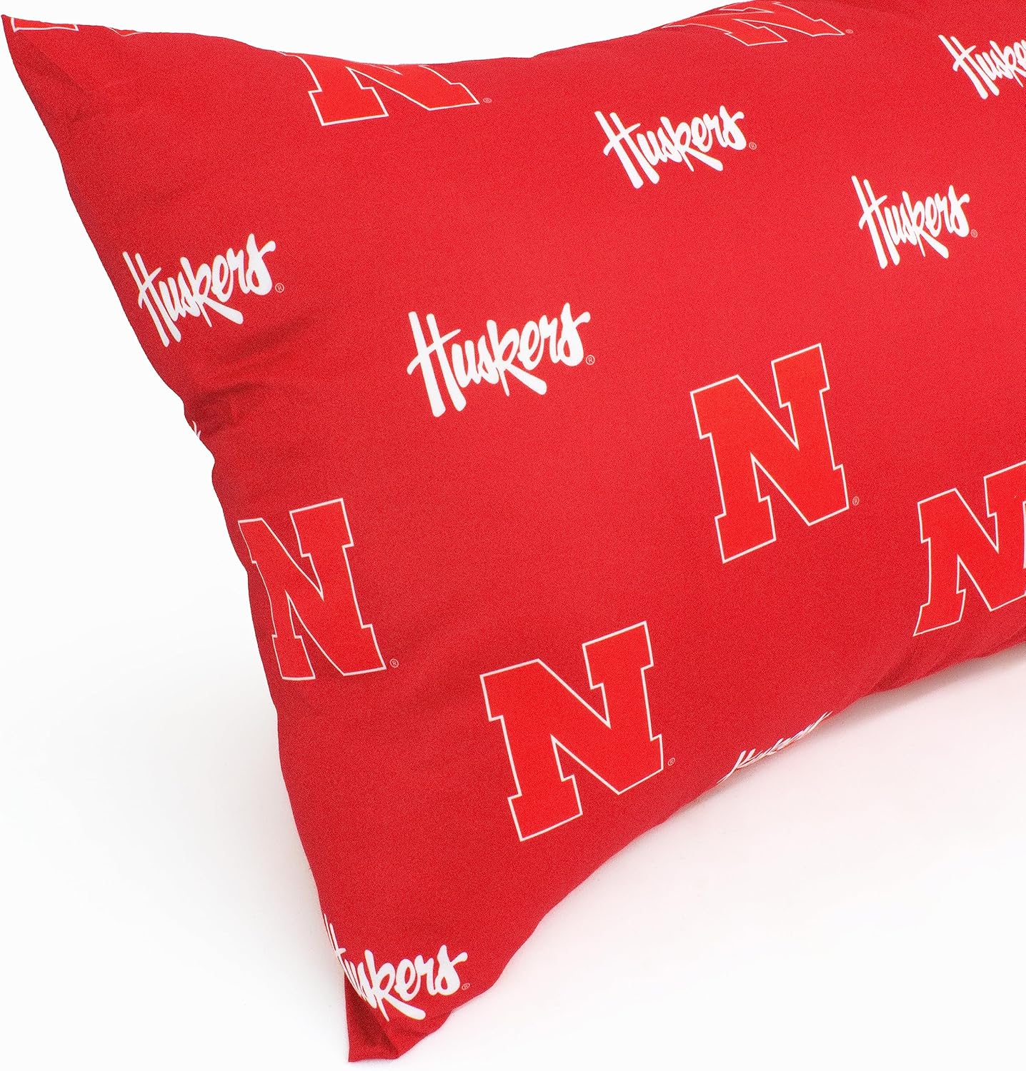College Covers Everything Comfy Nebraska Cornhuskers – Funda de almohada, 20 x 60 pulgadas, incluye 1 funda de almohada