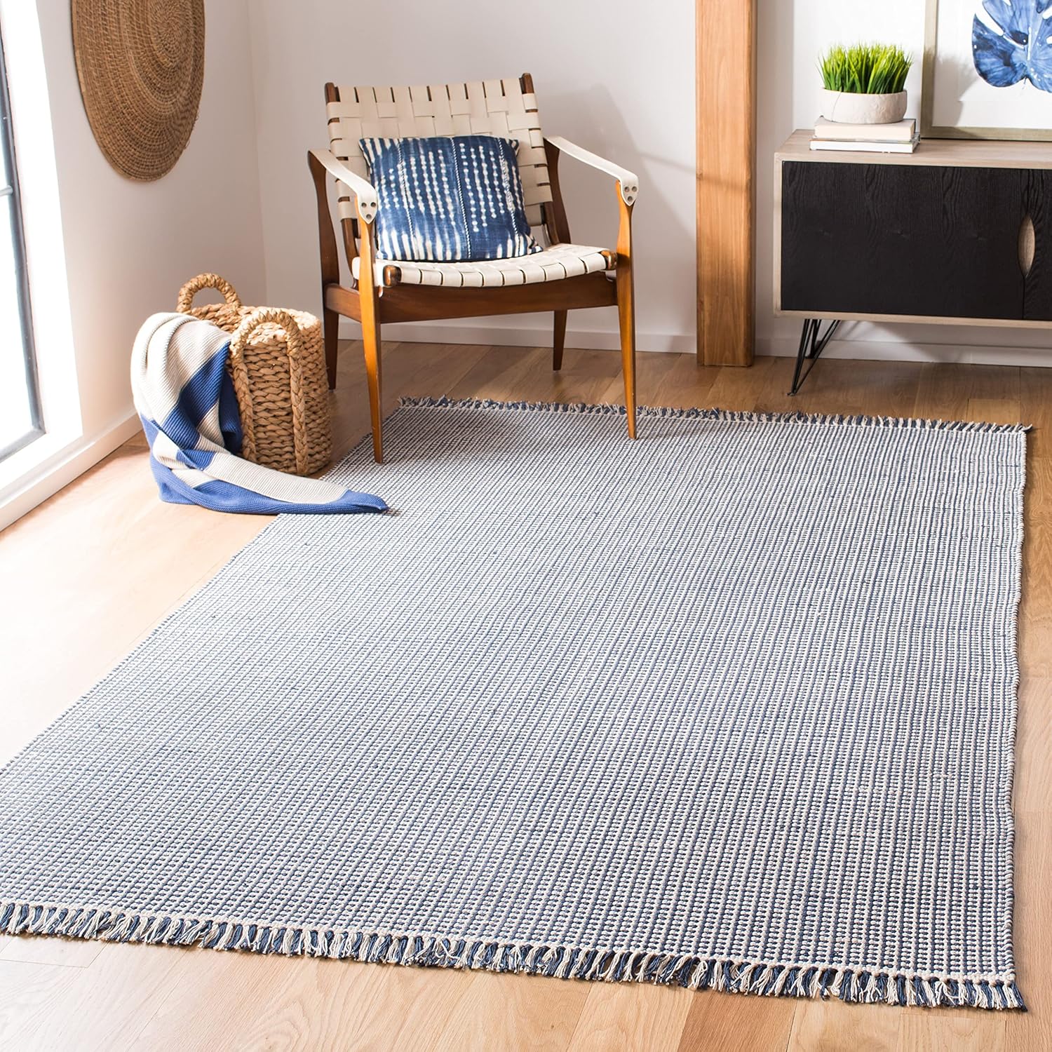 SAFAVIEH Montauk Collection – Alfombra decorativa de 4 x 6 pies, color marfil y verde, hecha a mano, tejido plano, bohemio, con borlas de algodón,