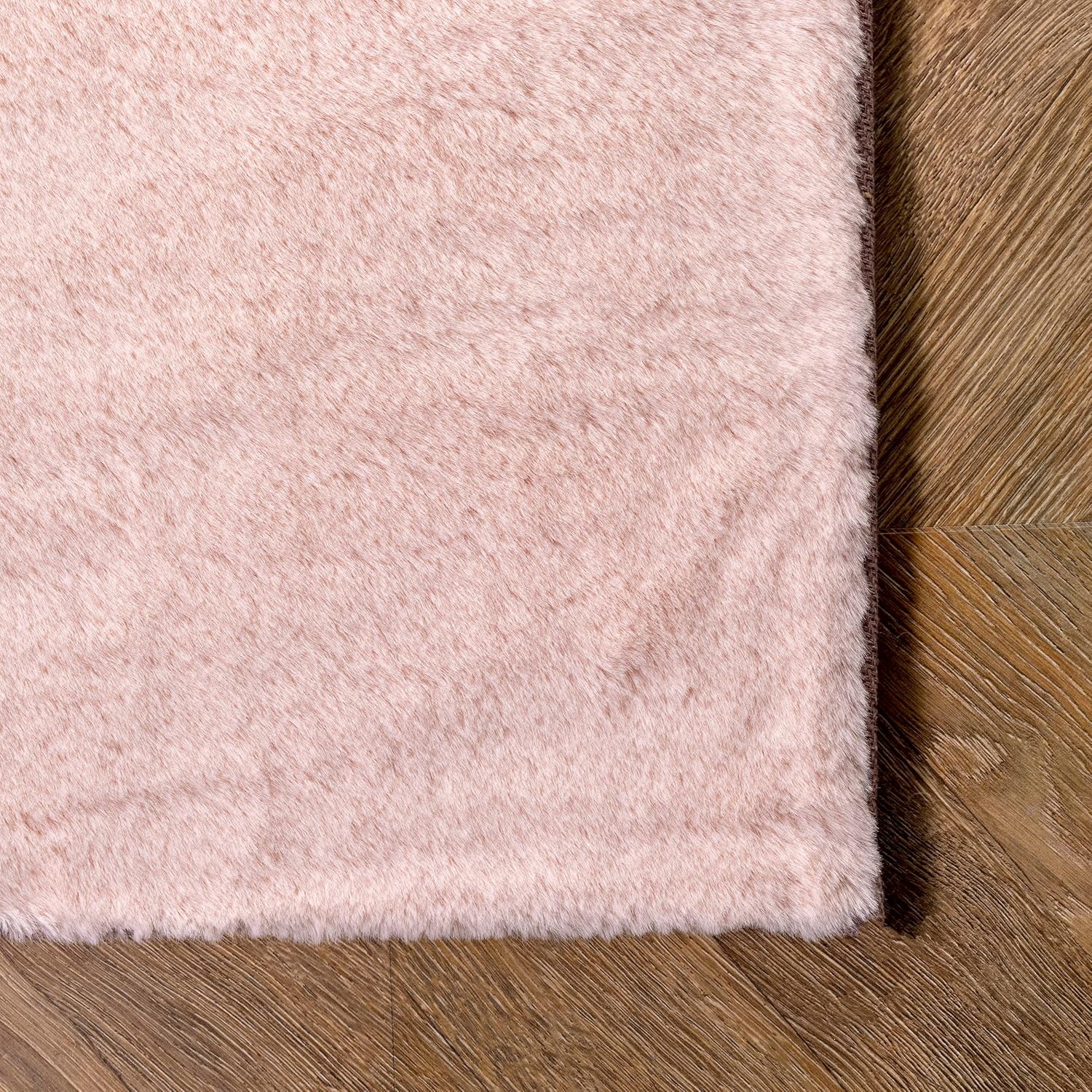 nuLOOM Layne – Alfombra suave y sedosa de piel sintética de conejo, 5 x 8, color rosa