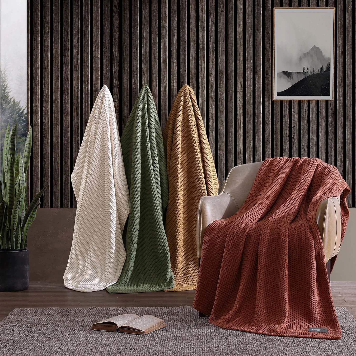 Eddie Bauer Manta suave de punto gofre, decoración de dormitorio de peso medio, suaviza cada lavado, Queen, marrón
