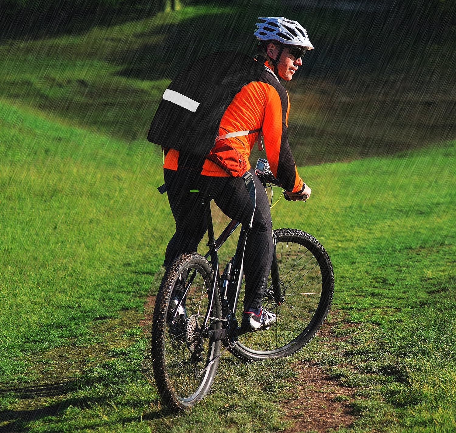 Backpack Rain Cover with Reflective Lining and Travel Bag – Waterproof Knapsack Protector with Elastic Lining and Safety Reflector for Biking
