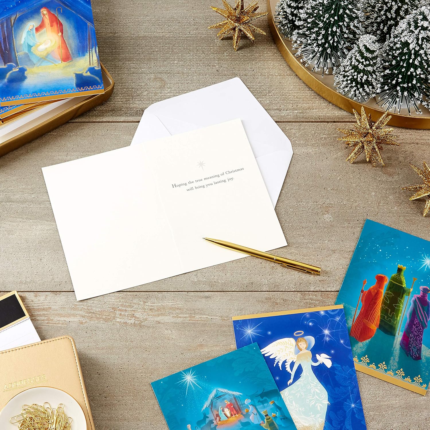 Hallmark Image Arts – Surtido de tarjetas de Navidad religiosas en caja, diseño de Belén pintado (4 diseños, 24 tarjetas y sobres)