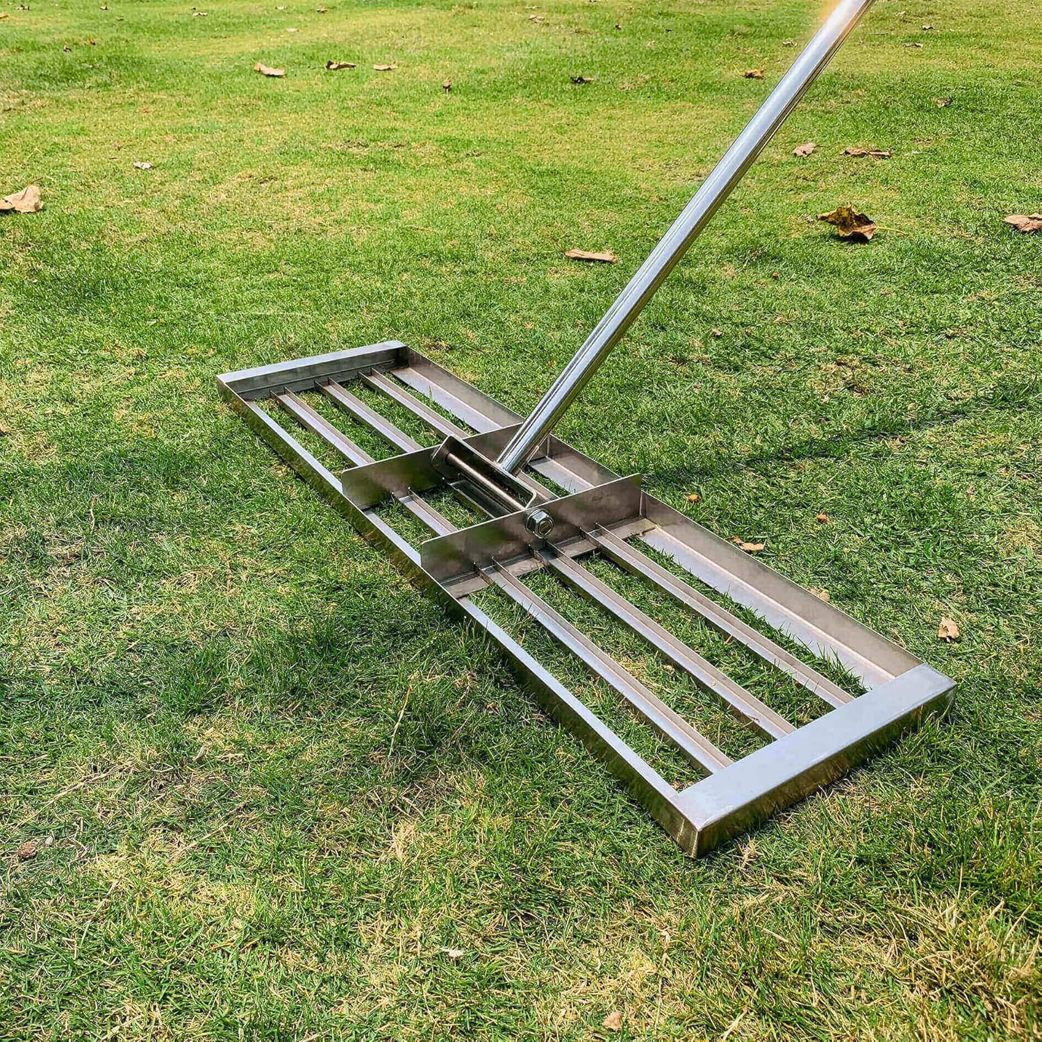 Rastrillo nivelador de césped de acero inoxidable, herramienta de nivelación de césped de 30 x 10 pulgadas con mango de acero inoxidable de 6 pies,