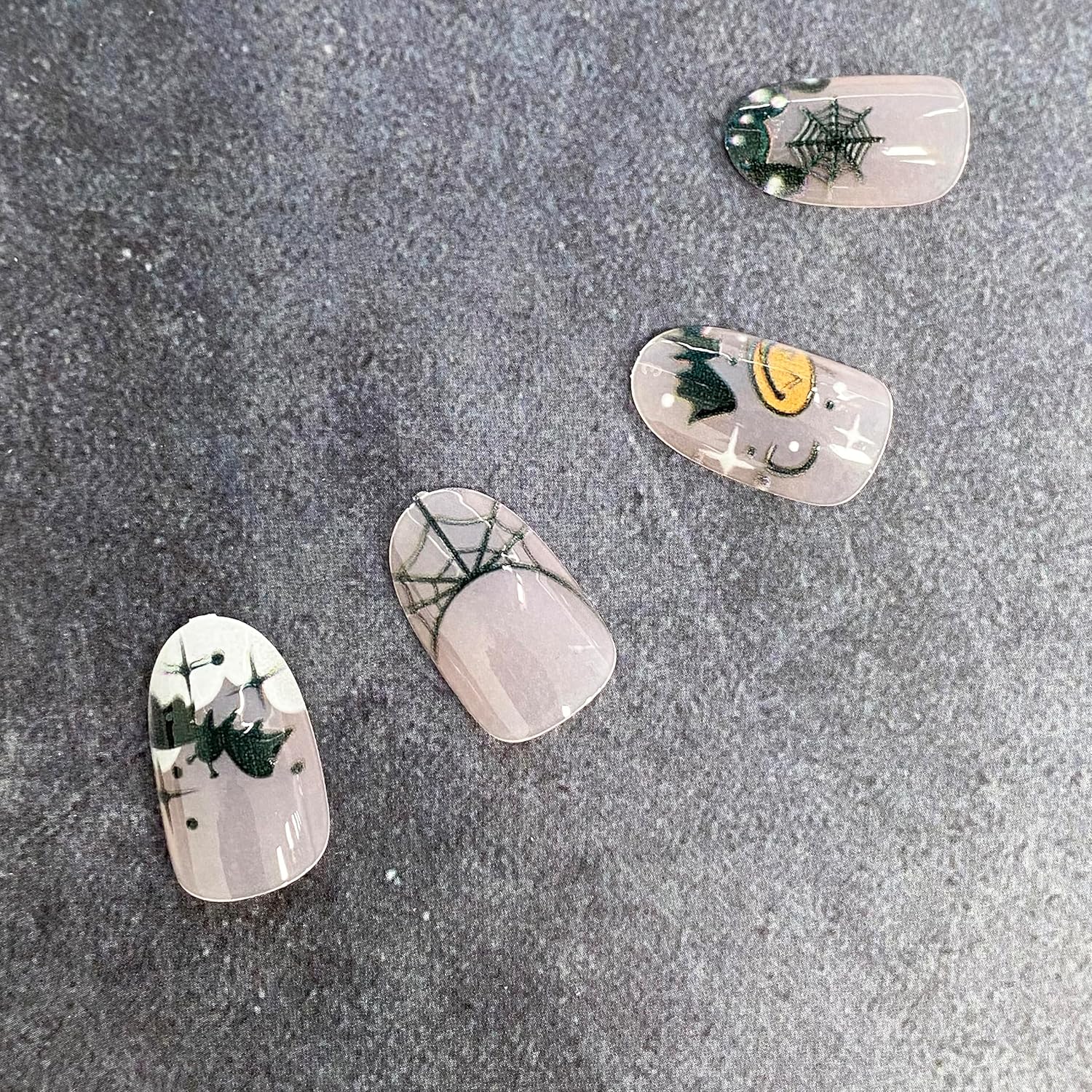 Lindas uñas postizas cortas de Halloween, uñas postizas de almendra, con diseño de araña, murciélago, calabaza, uñas acrílicas negras, punta