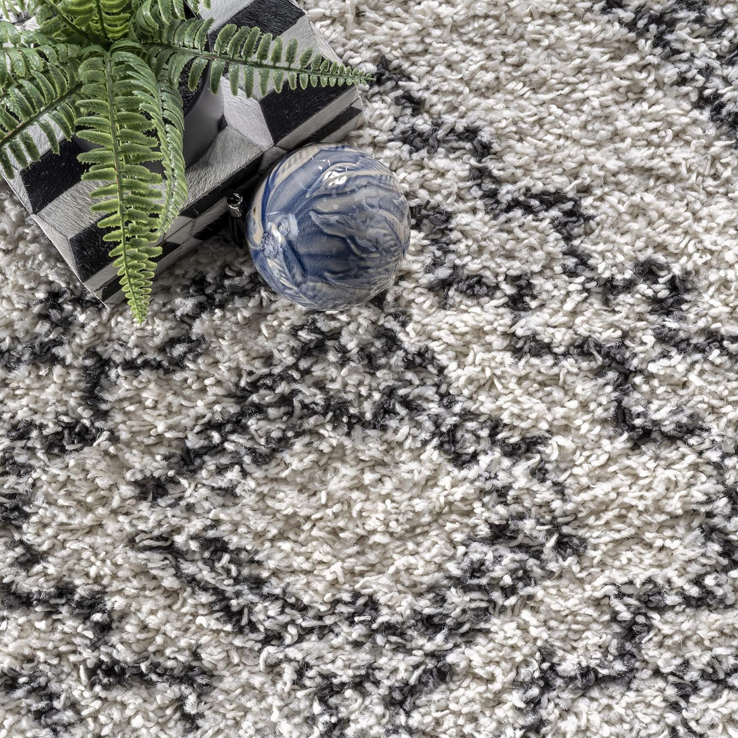 nuLOOM Vasiliki – Alfombra de pelo largo estilo tribal marroquí
