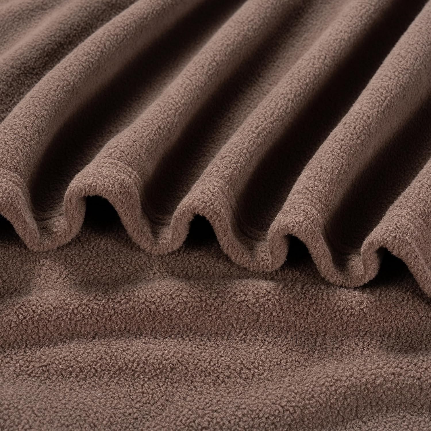 Berkshire Blanket Manta de microforro polar de tamaño individual, color gris pardo, ligera, suave y transpirable, manta de microforro polar de felpa