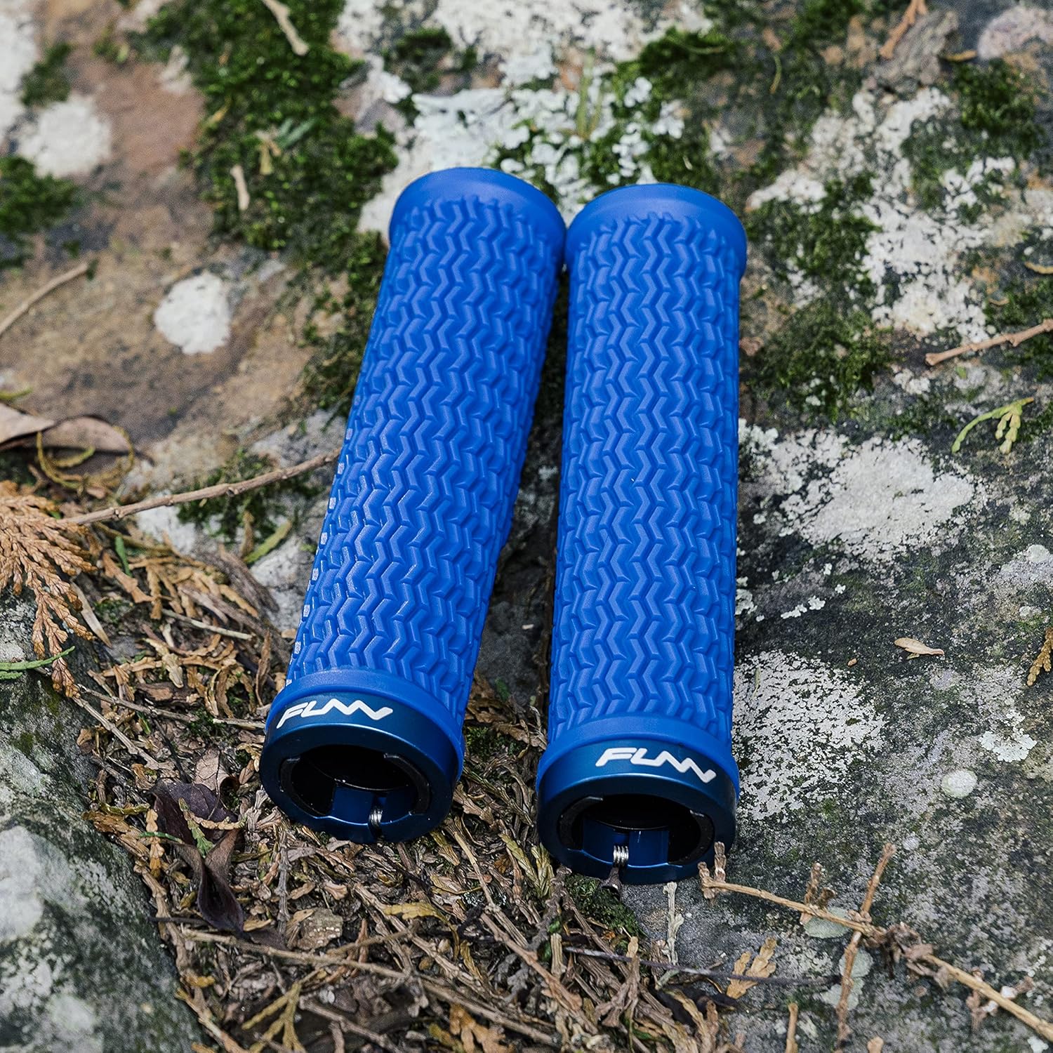 Funn Holeshot – Empuñaduras de bicicleta de montaña con abrazadera de bloqueo único, empuñaduras ligeras y ergonómicas para bicicleta con diámetro