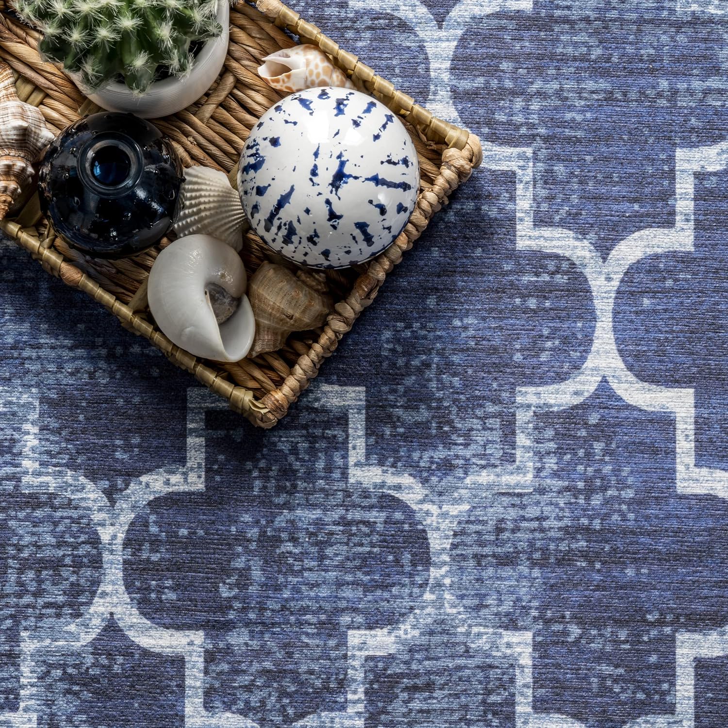 nuLOOM Maribel – Alfombra geométrica lavable a máquina para interiores y exteriores, 2 pies 6 pulgadas x 8 pies, color azul