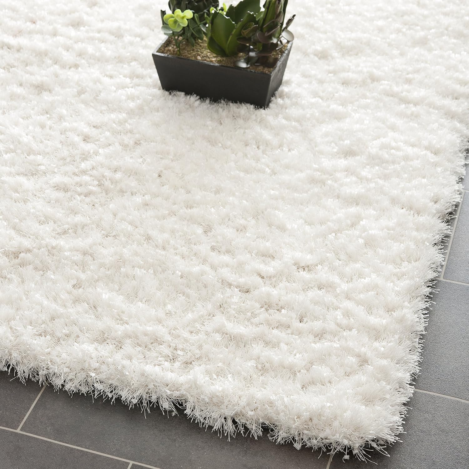 SAFAVIEH Malibu Shag Collection – Alfombra de área de 5 x 8 pies, color blanco, hecho a mano, sólida, 1.4 pulgadas de grosor, ideal para zonas de