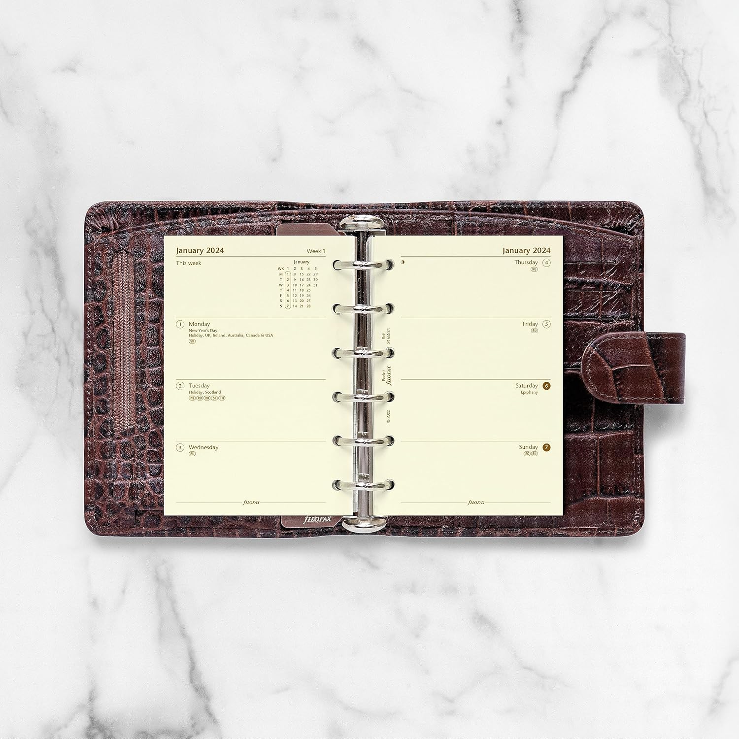 Filofax Recambio de diario de calendario, tamaño de bolsillo, semana a vista, papel crema de algodón, sin rayas, inglés, 2024 (C68224-24)