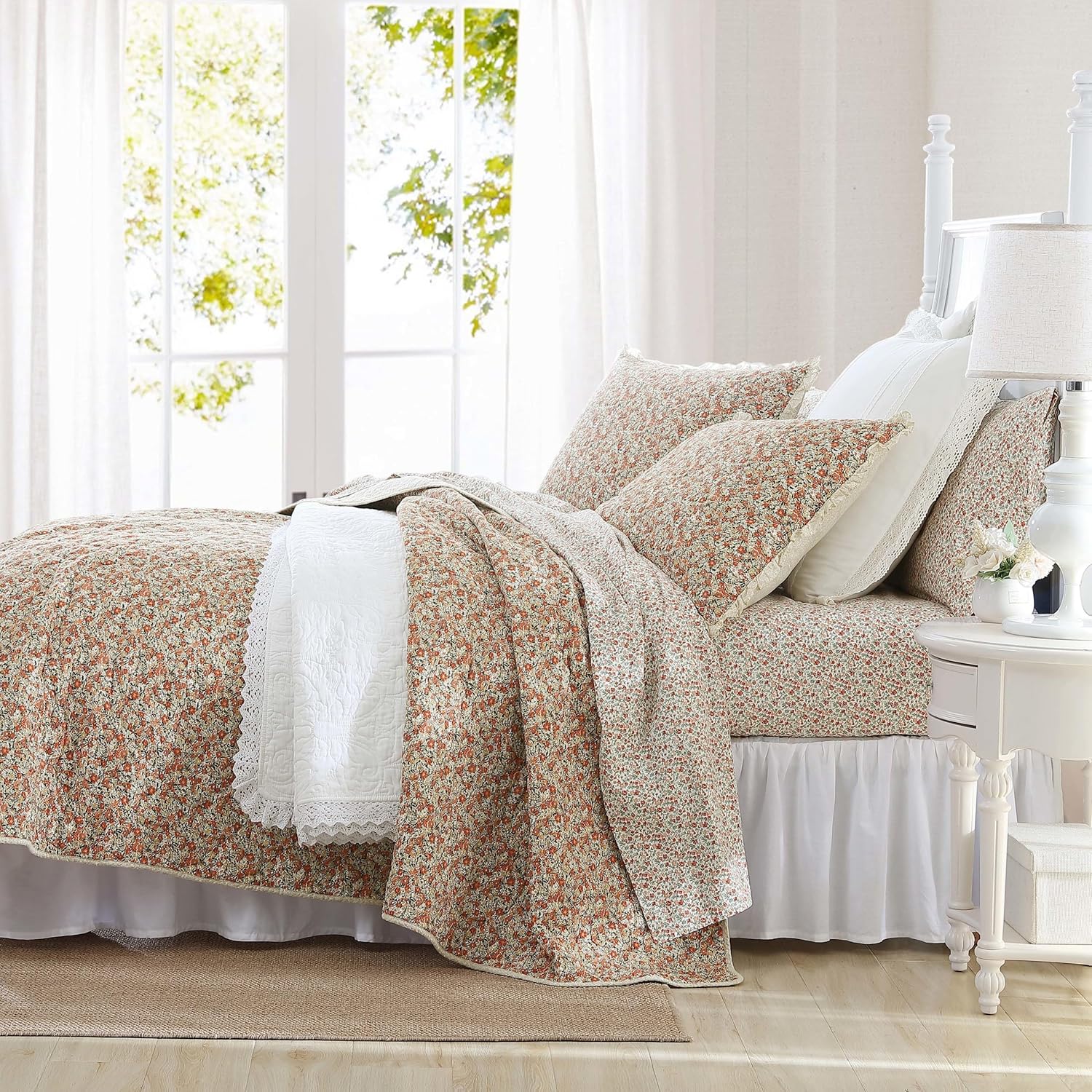 Laura Ashley – Juego de edredón tamaño Queen, ropa de cama de algodón ligero con fundas a juego, decoración del hogar inspirada en flores vintage
