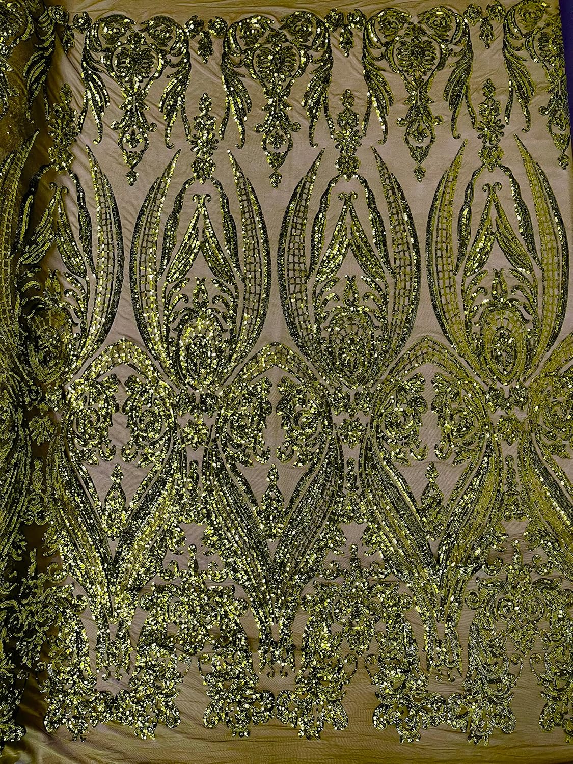 New Creations Fabric & Foam Inc, Diseño de damasco imperio con lentejuelas bordadas en una tela de malla elástica de 4 vías (1 yarda, verde oliva)