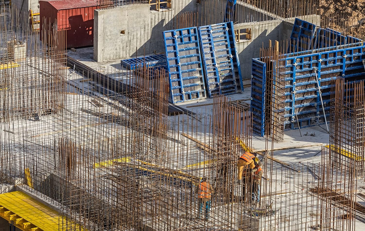 Sandbaggy Silla de plástico con barras de refuerzo, se adapta a barras de refuerzo #3 a #5, construcción resistente, elección preferida para
