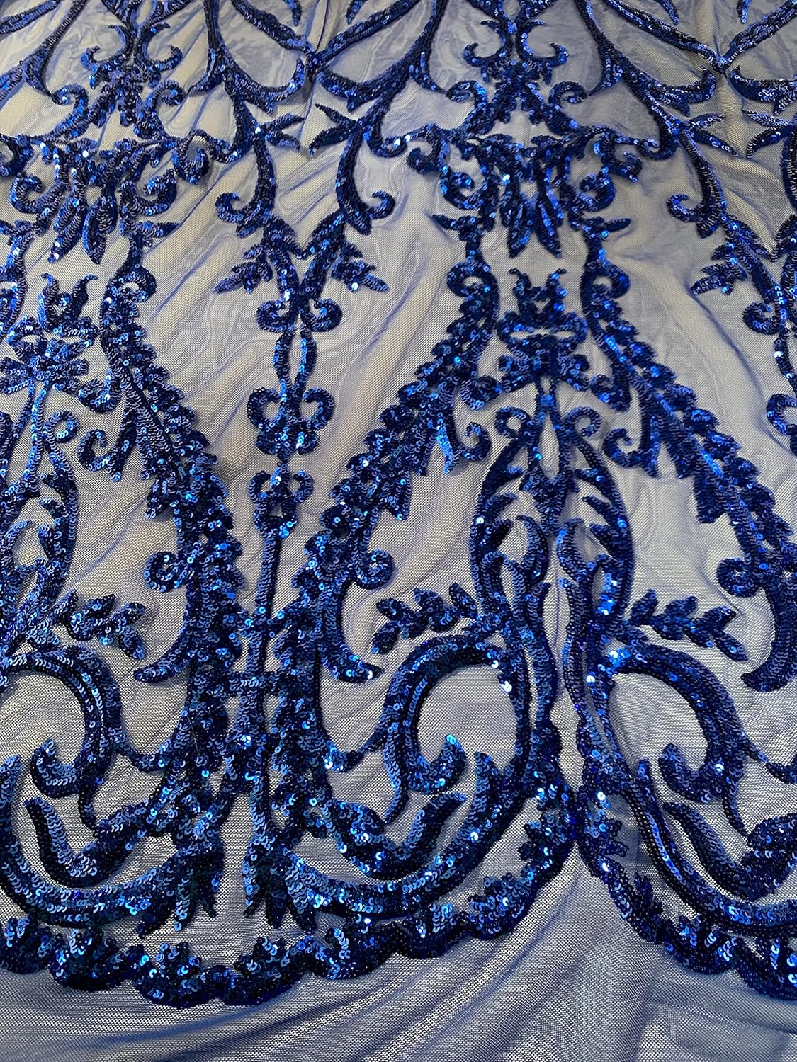 Esmeralda – 10102 – Lentejuelas en tela de encaje de malla