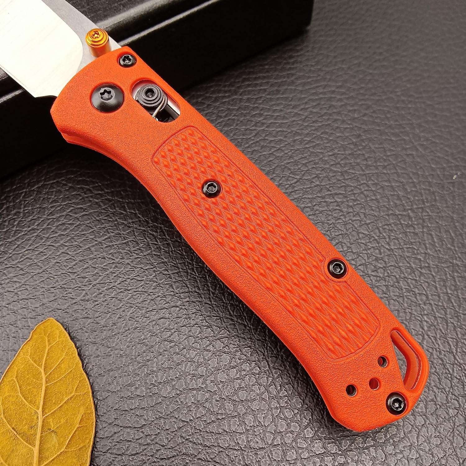 Cuchillo de bolsillo pequeño ECD Manual Pulgar Studs Open 8Cr13MoV Blade Mini bugout cuchillo plegable Axis Lock con mango de grivory naranja (533)