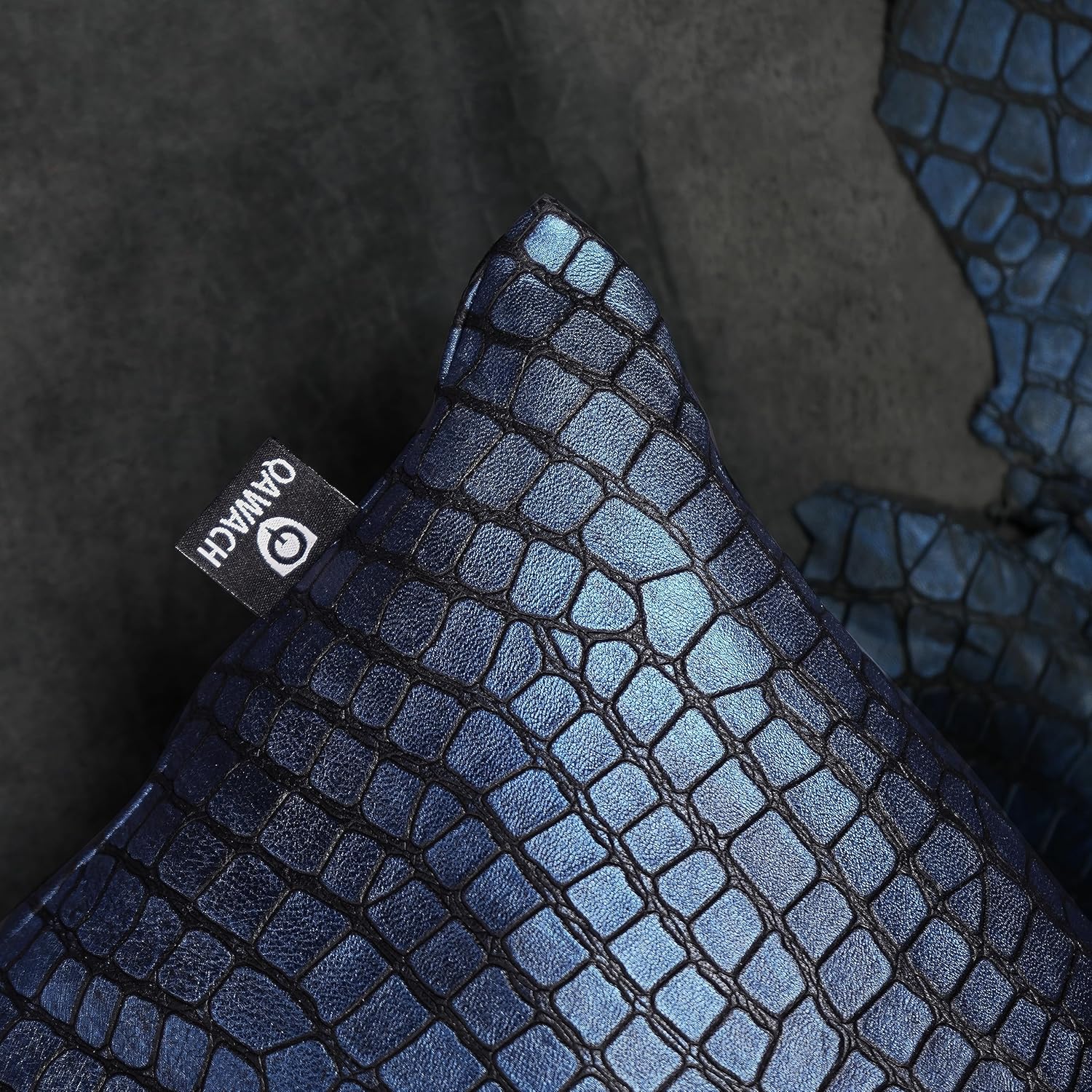 Funda de almohada de piel de cordero  Funda decorativa para cojín de sofá  Fundas para sala de estar y dormitorio, 22 x 22 pulgadas  Azul metálico,