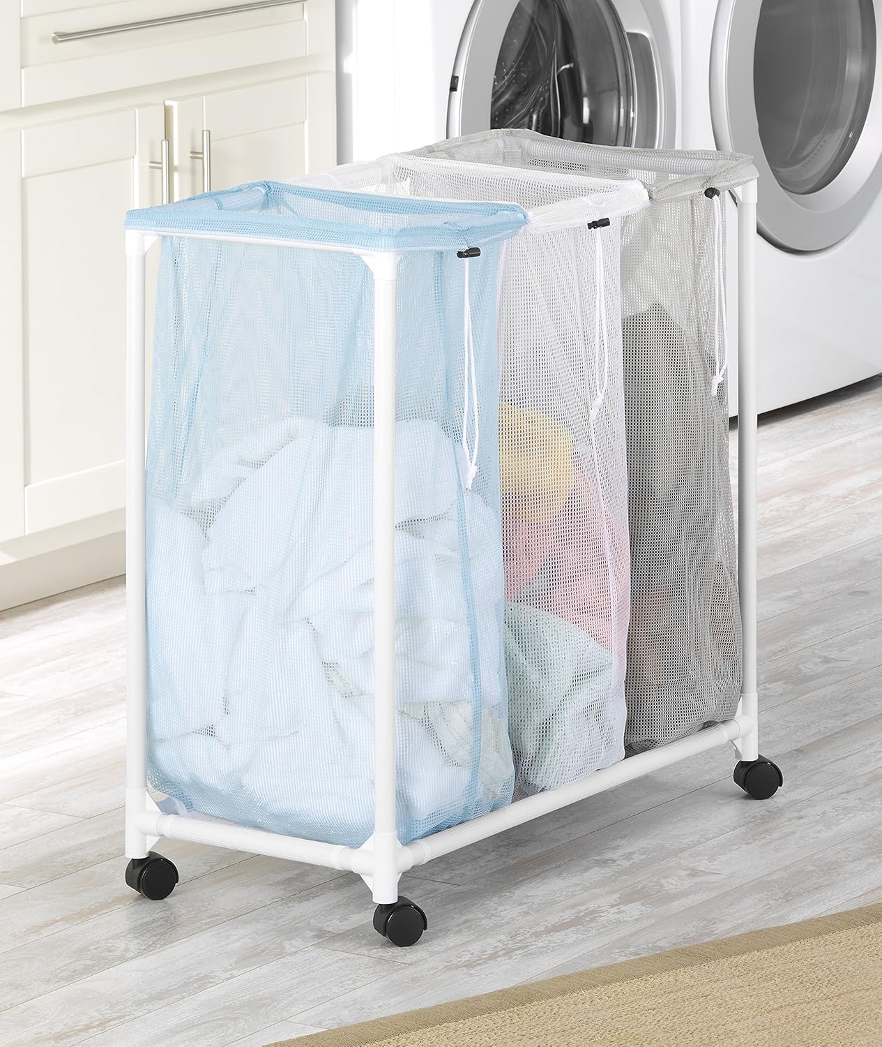 Whitmor Clasificador de lavandería triple con ruedas