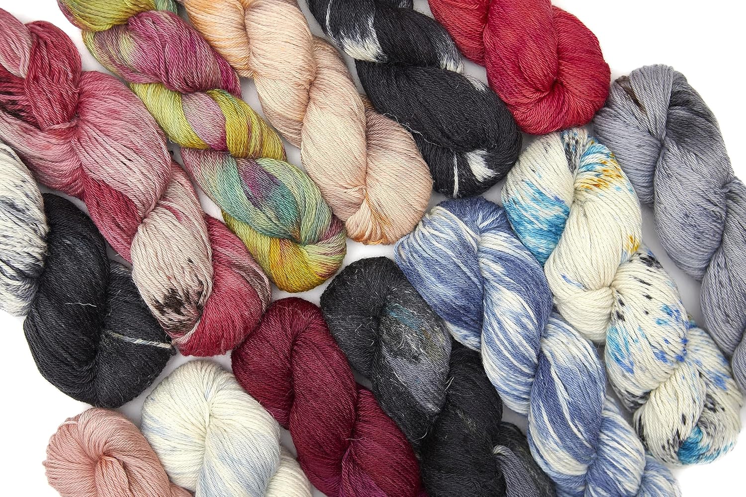 100% lana de alpaca bebé, 3.53 onzas de Hank DK, peso teñido a mano, fabricado en Perú, celestial suave y perfecto para tejer y tejer a ganchillo