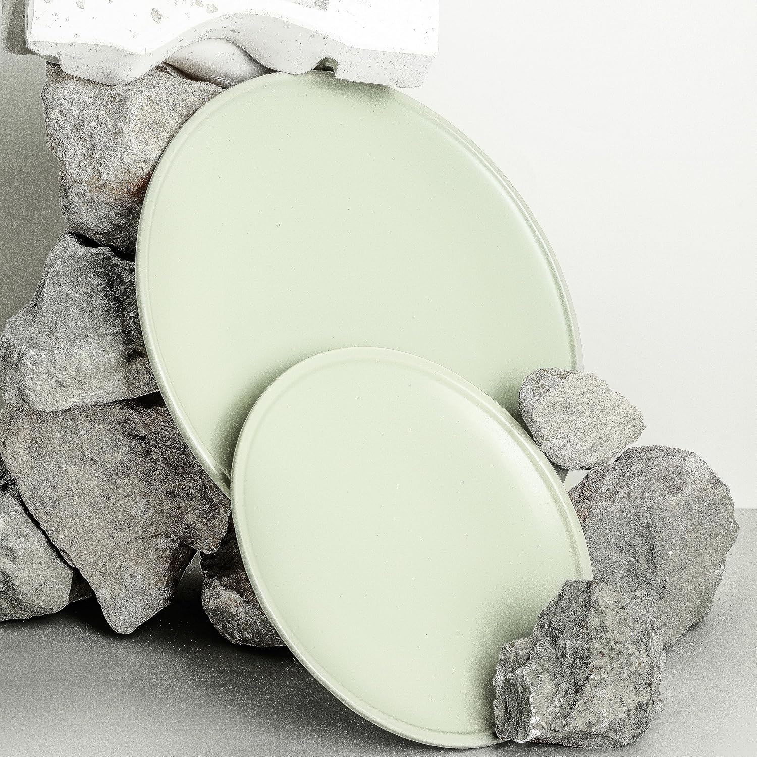 Stone by Mercer Project Nendo – Juego de vajilla de cerámica, 16 piezas, servicio para 4, color gris salvia