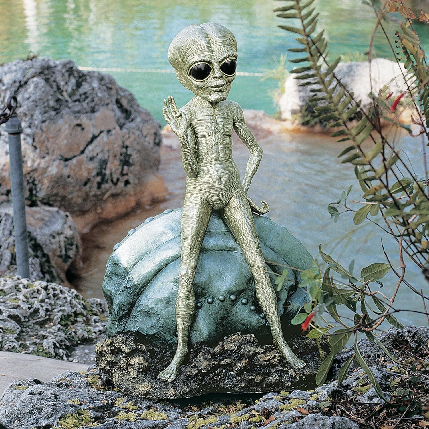 Design Toscano DB383016 Roswell, la escultura alienígena, a todo color