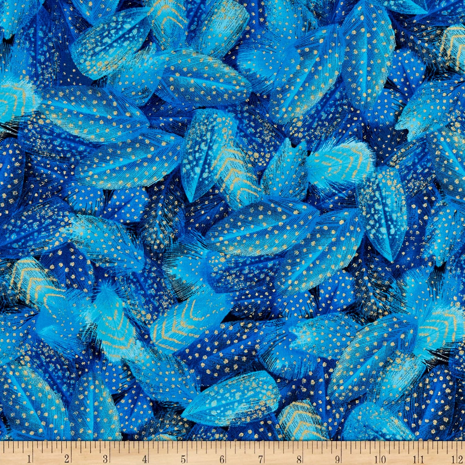 Timeless Treasures Metálico Royal Plume Empacado Dot Plumas Tela Azul por The Yard