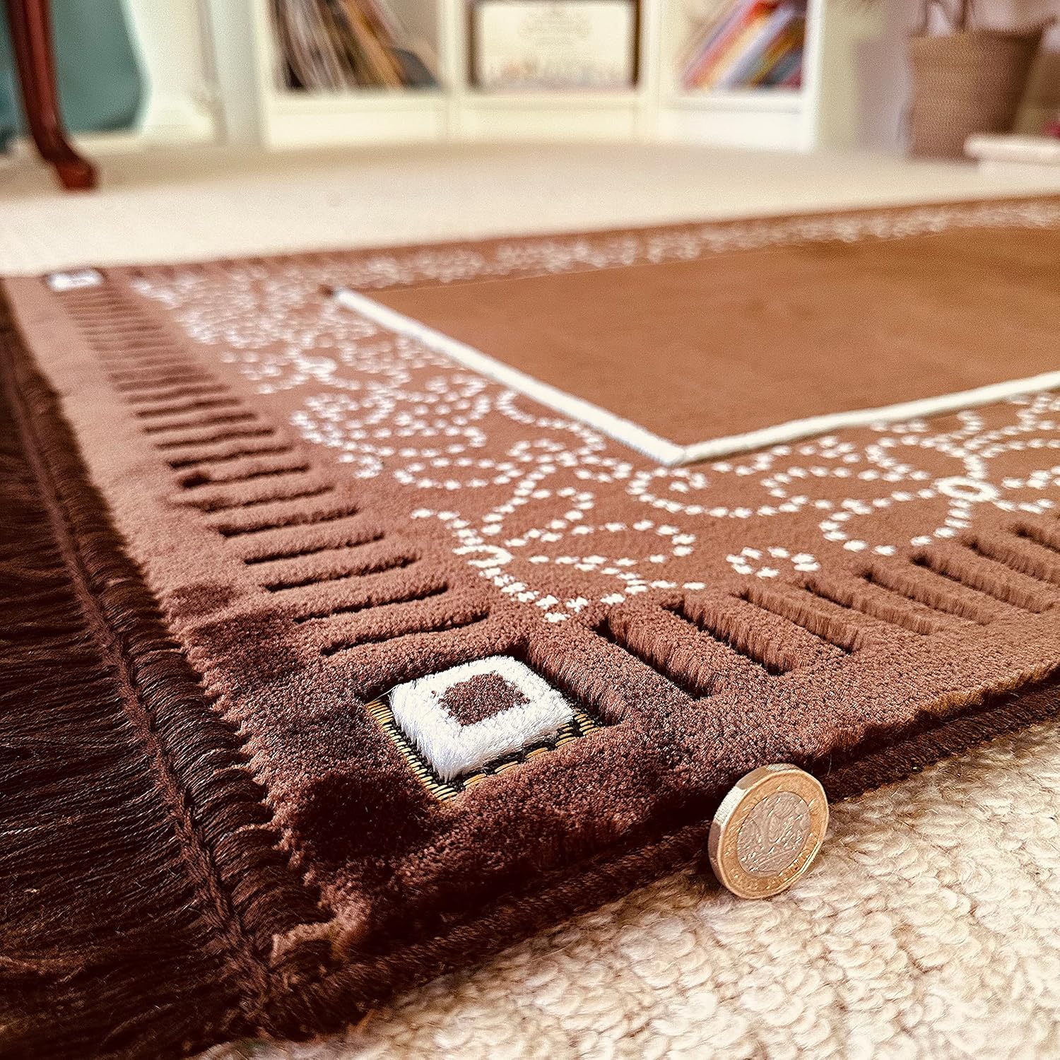 Mihrab – Tapete de oración de terciopelo de lujo con estampado, 26.46 oz, peso  Fabricado en Turquía (café)