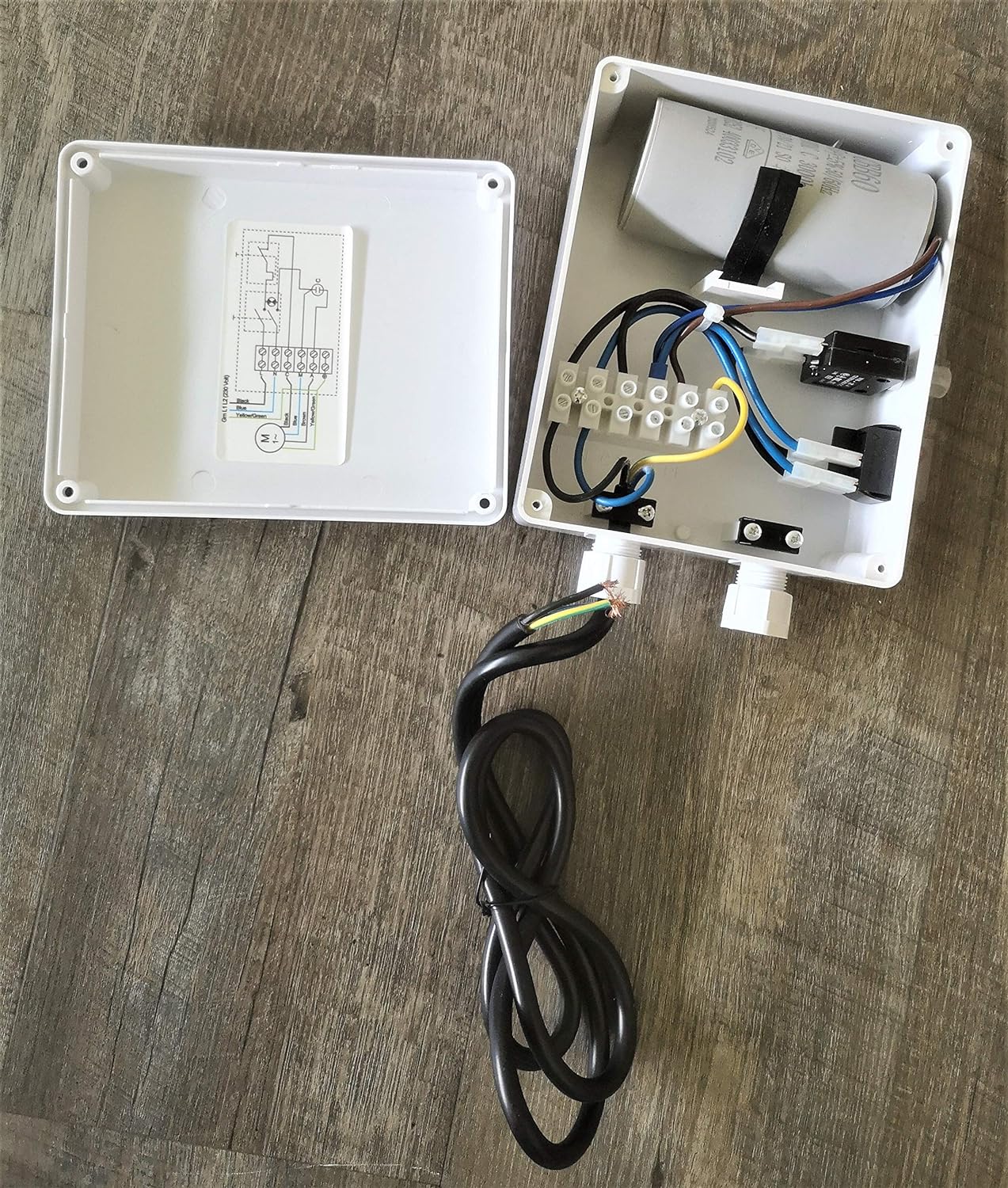 Bomba, Pozo Profundo, 1HP, 230V60HZ1PH, 3.5″, 8 stg, Max 207′ cabeza,33 gpm todo S.S., con caja de control