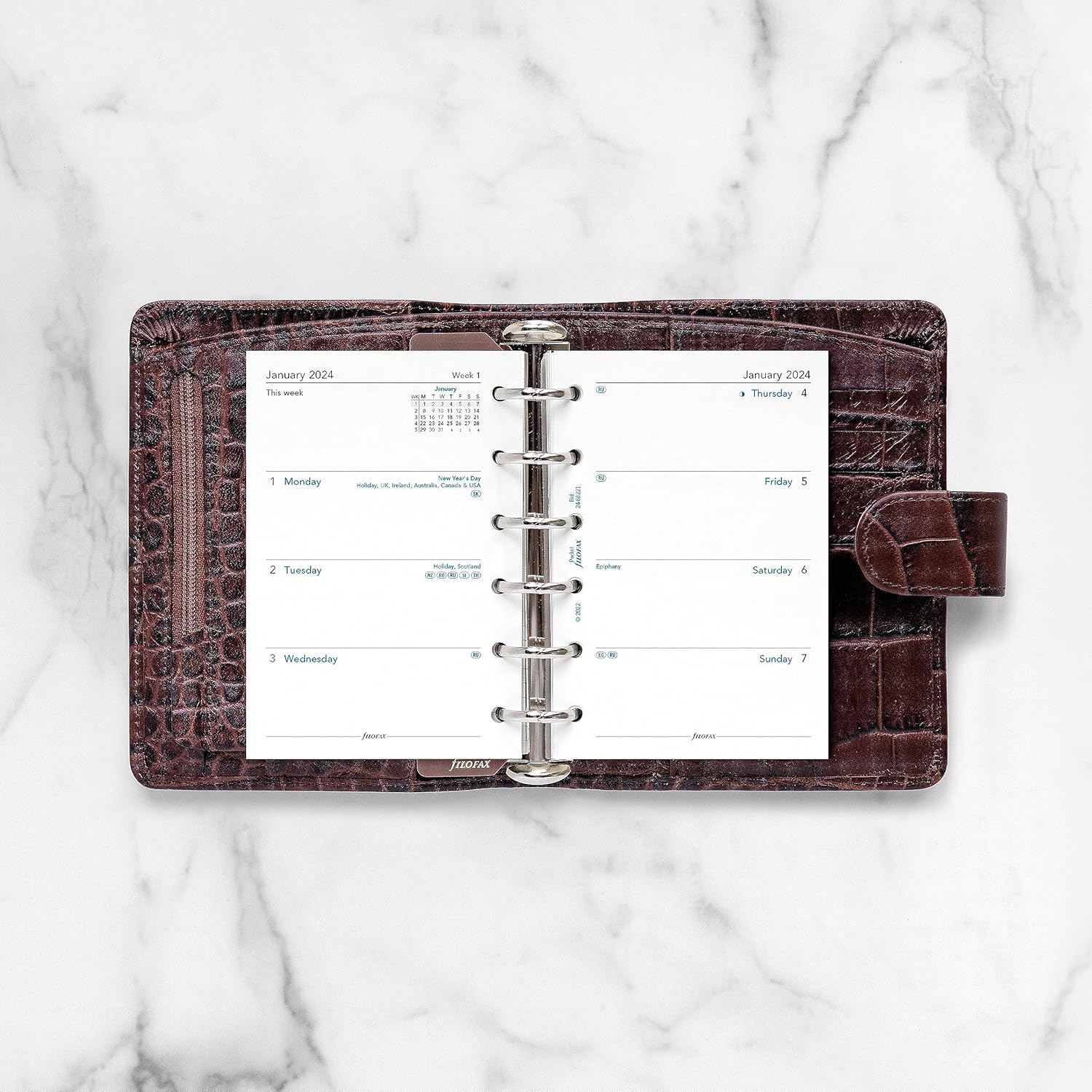 Filofax Recambio de diario de calendario, tamaño de bolsillo, semana a vista, papel blanco, sin rayas, inglés, 2024 (C68221-24)