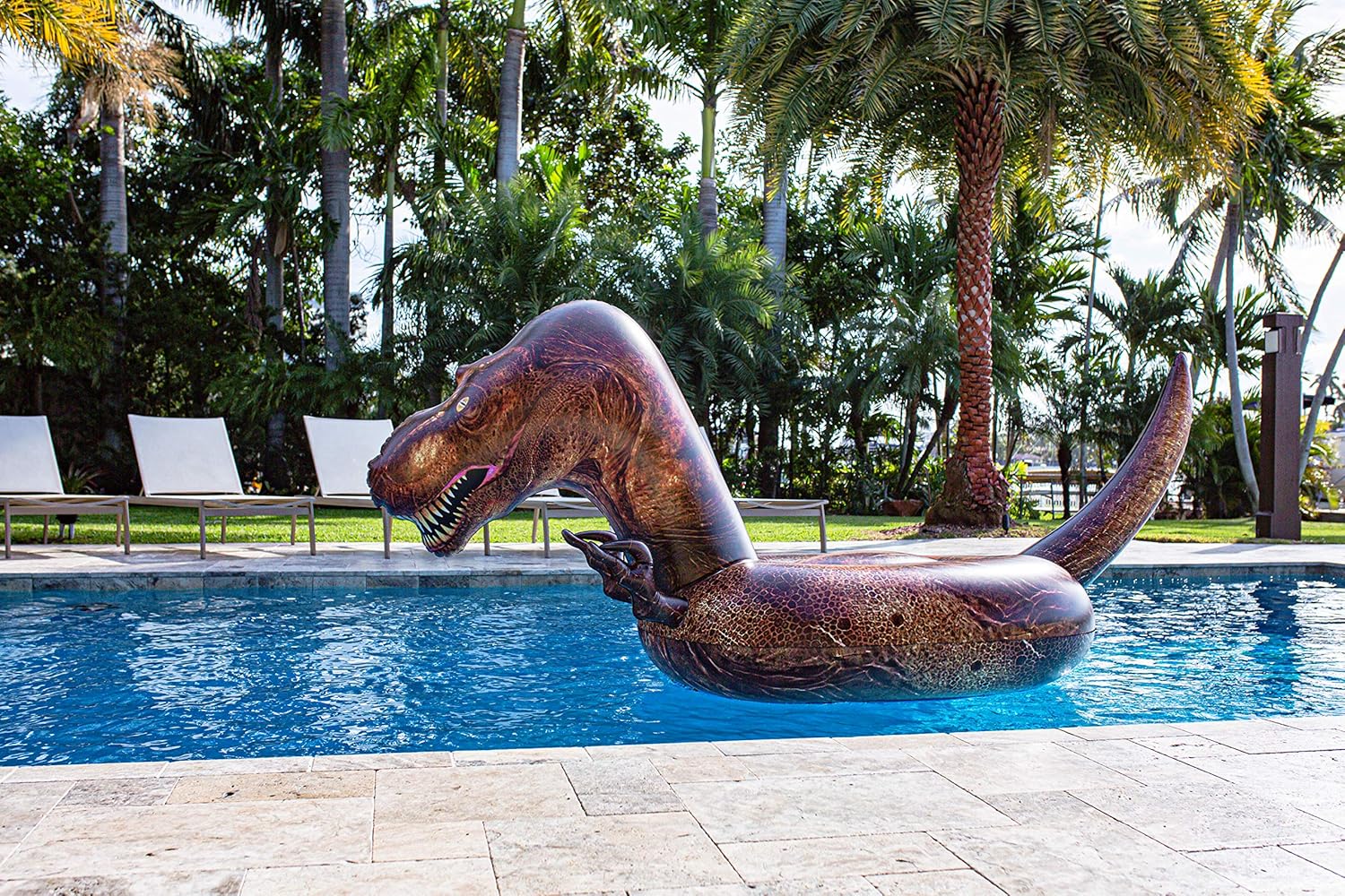 PoolCandy Balsa inflable gigante de dinosaurio T-Rex – Este dinosaurio prehistórico King transportará fácilmente a 3 adultos todo el día y la noche,