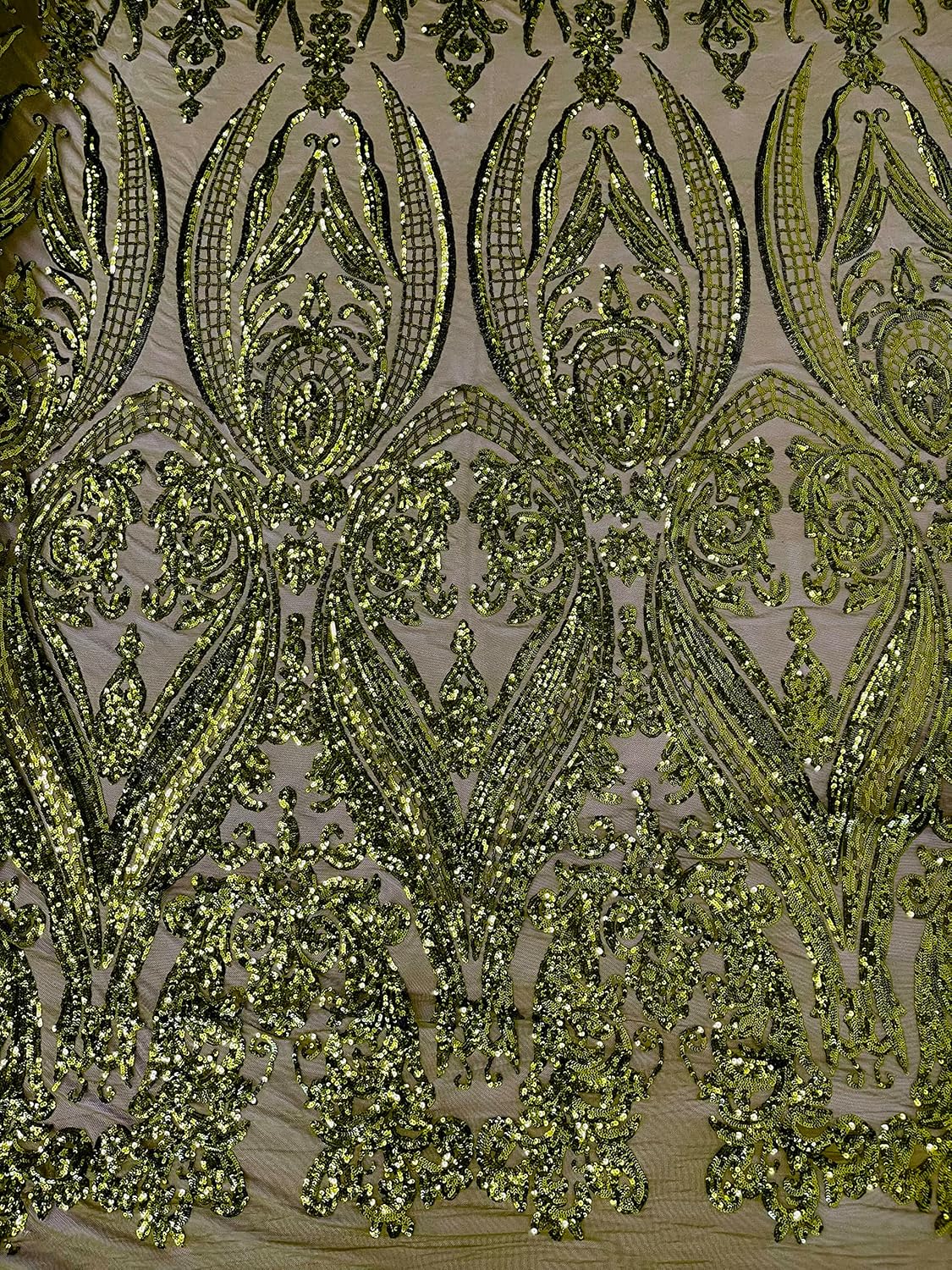 New Creations Fabric & Foam Inc, Diseño de damasco imperio con lentejuelas bordadas en una tela de malla elástica de 4 vías (1 yarda, verde oliva)