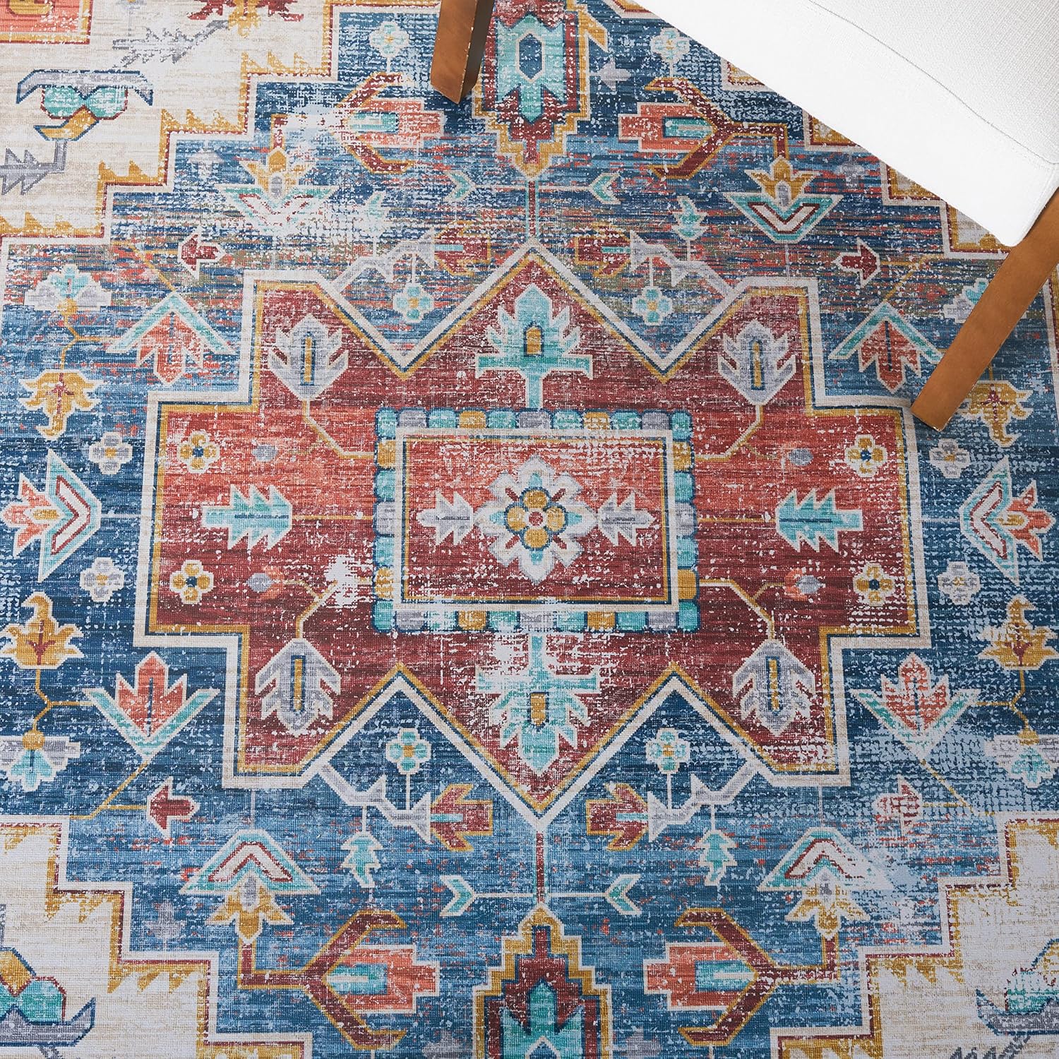 SAFAVIEH Tucson Collection – Alfombra de pasillo de 2 pies 6 pulgadas x 12 pies, color azul y óxido, diseño de medallón persa, lavable a máquina,