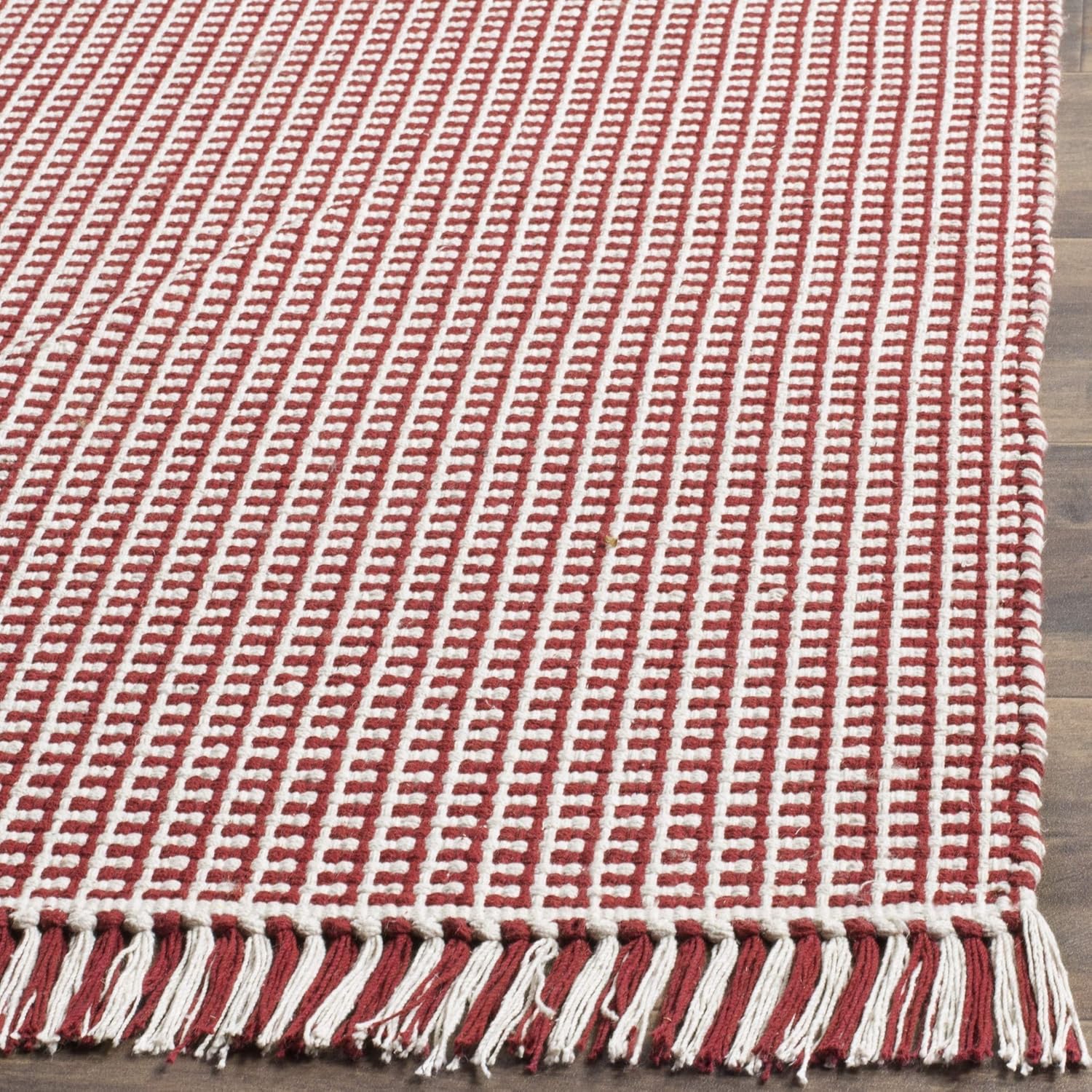 SAFAVIEH Colección Montauk – Alfombra de área de 5 x 8 pies, color marfil y rojo, hecha a mano, tejido plano, bohemio, con borlas de algodón, ideal