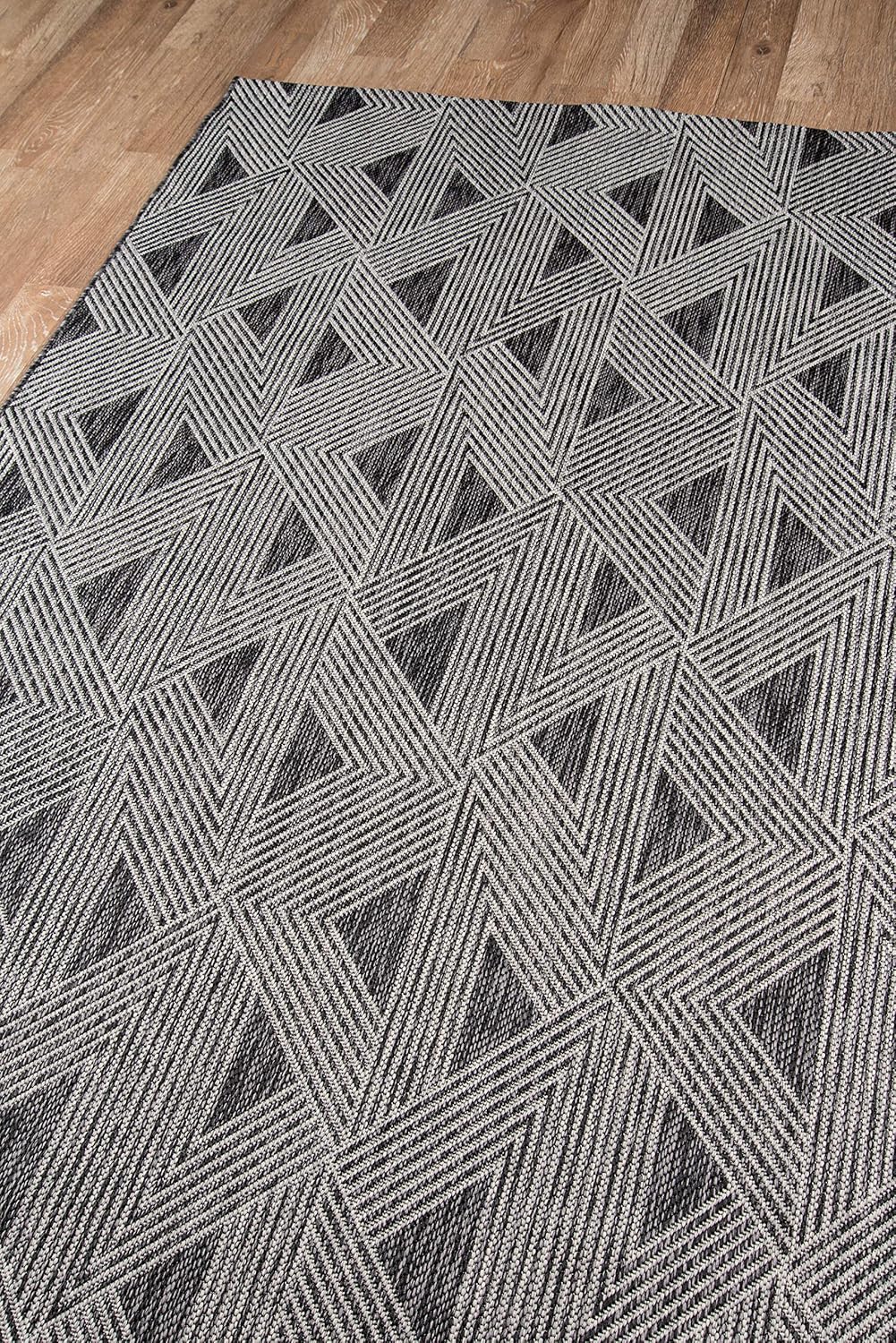 Novogratz by Momeni Rugs Villa Como – Alfombra de área para interiores y exteriores, 2 x 10 pies, color carbón