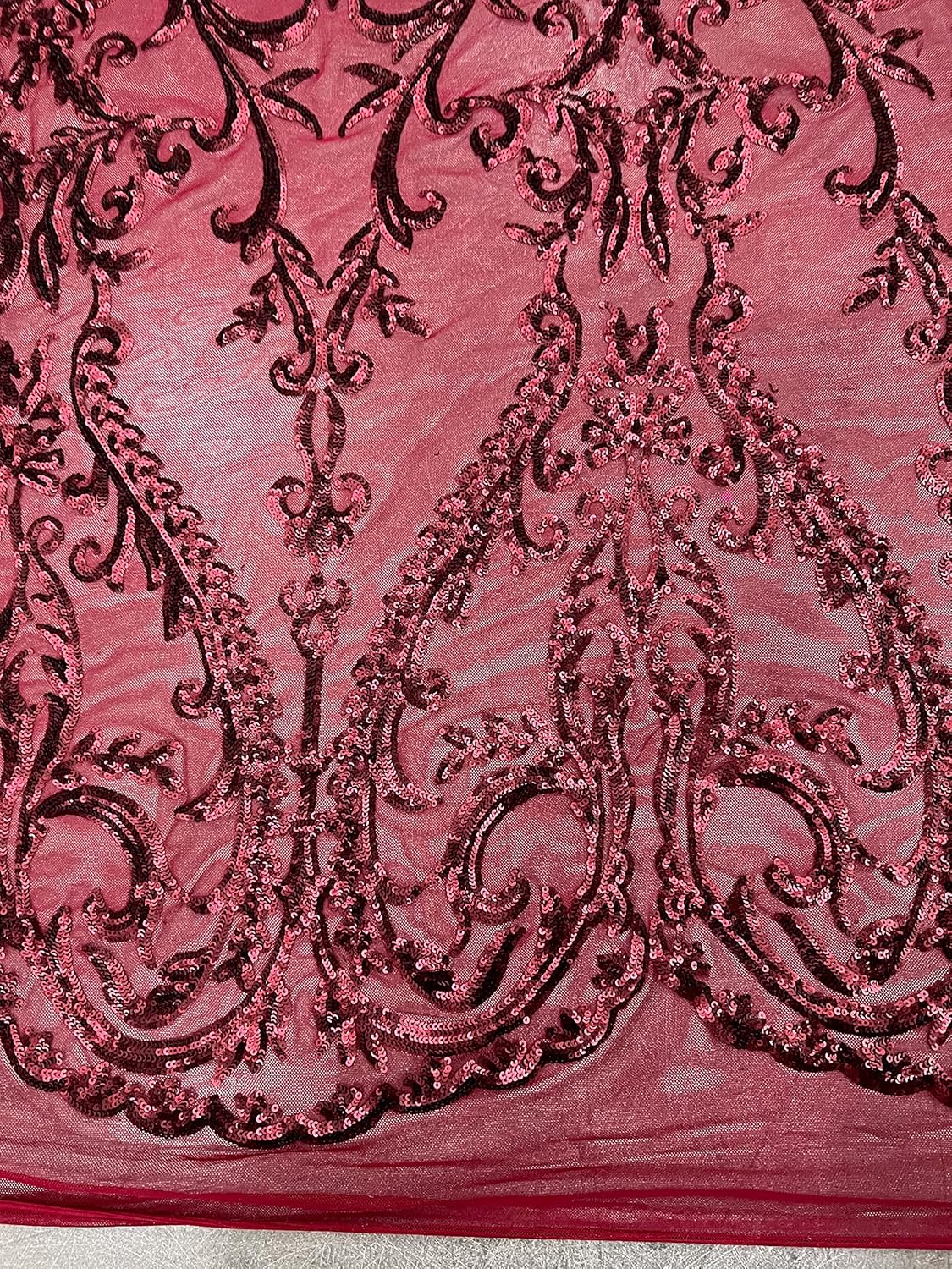 Esmeralda – 10102 – Lentejuelas en tela de encaje de malla color borgoña