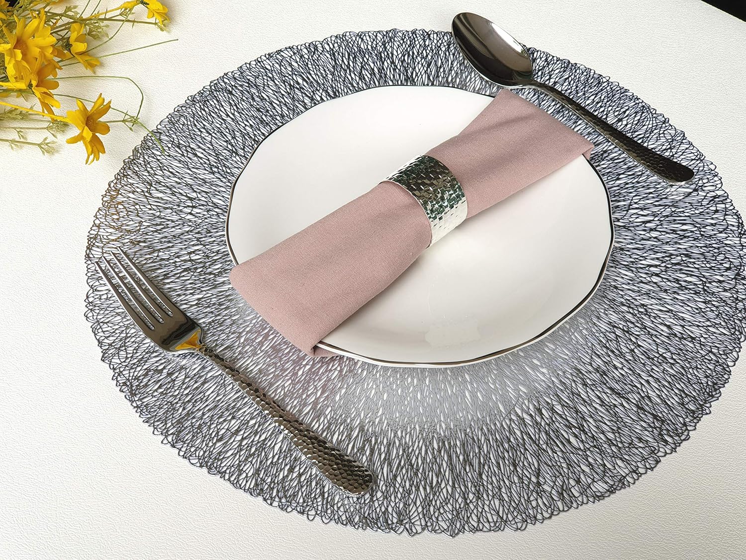 Manteles individuales plateados para mesa de comedor, juego de 4 manteles individuales redondos de vinilo para todas las ocasiones, ideales para